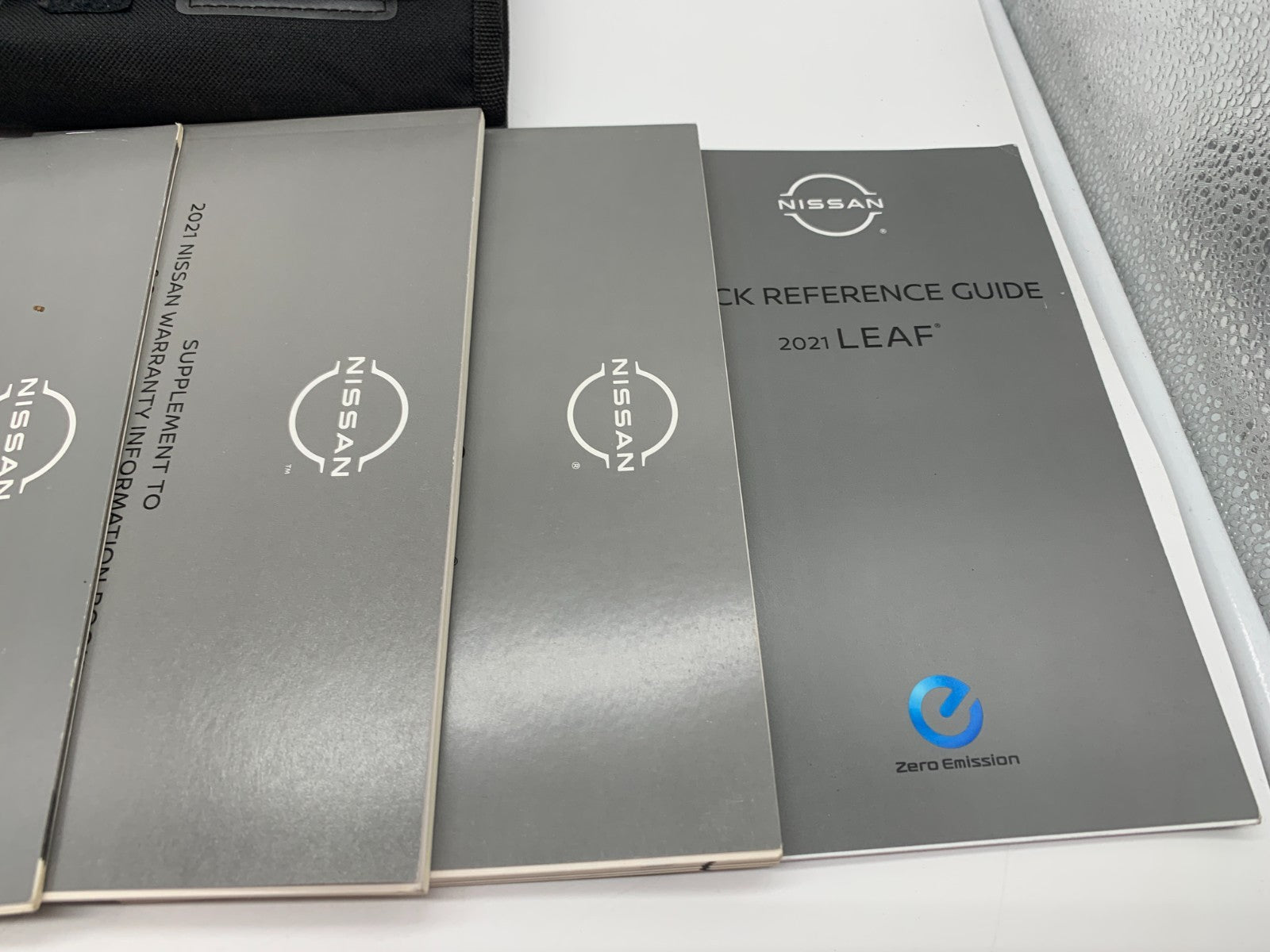2021 Nissan Leaf Owners Manual Set with Case OEM D01B12059