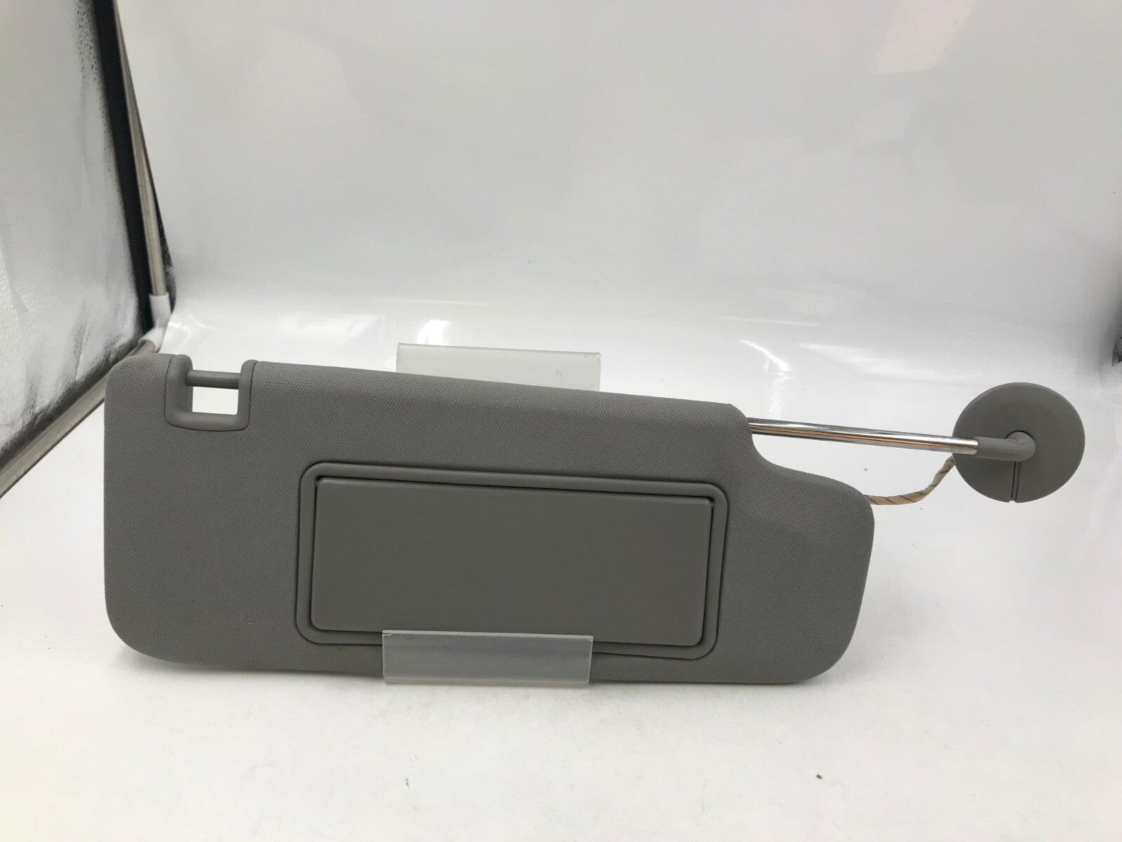 2016-2023 Chevrolet Malibu Passenger Sun Visor Illuminated OEM B02B05044