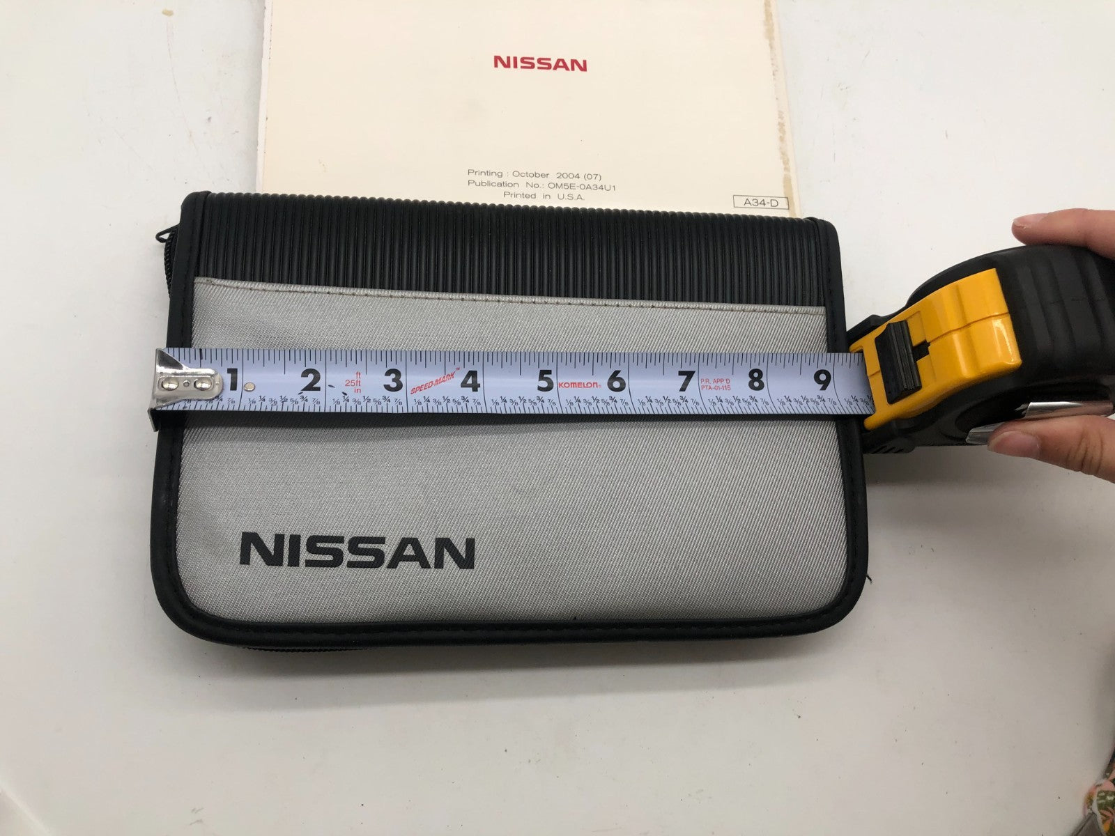 2005 Nissan Maxima Owners Manual with Case OEM A01B02004