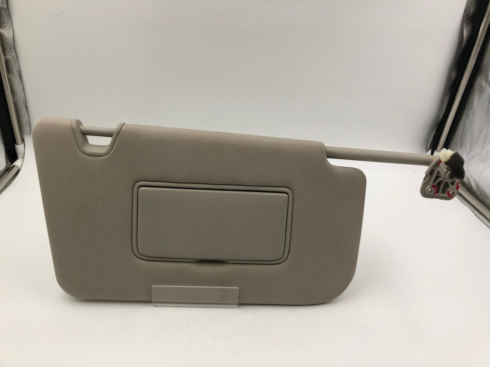 2014-2017 Nissan Rogue Passenger Sun Visor Gray Illuminated OEM D01B40010