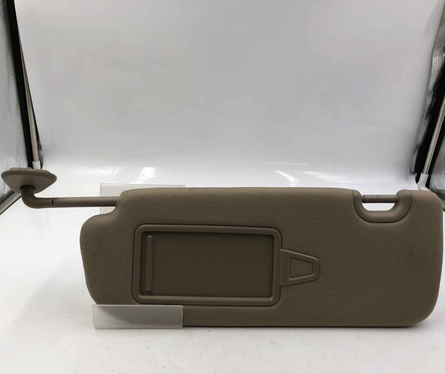 2013-2019 Hyundai Santa Fe Driver Sun Visor Gray Illuminated OEM B02B02039