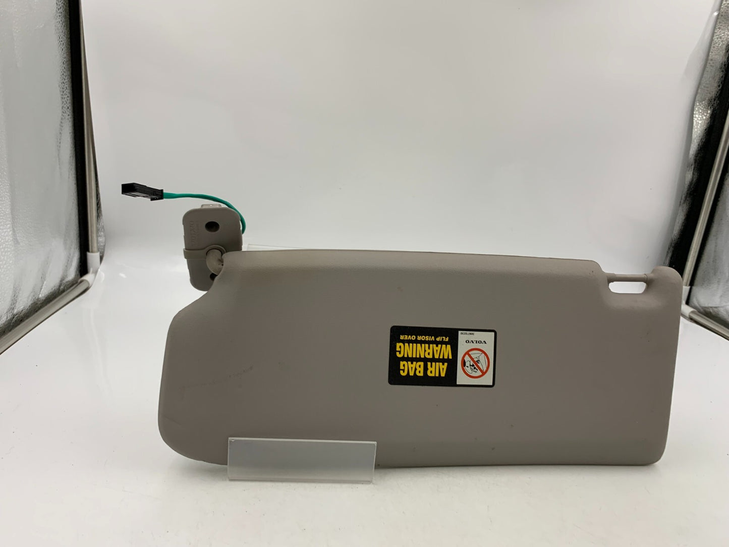 2004-2006 Volvo V40 Passenger Sun Visor Gray Illuminated OEM B01B54008