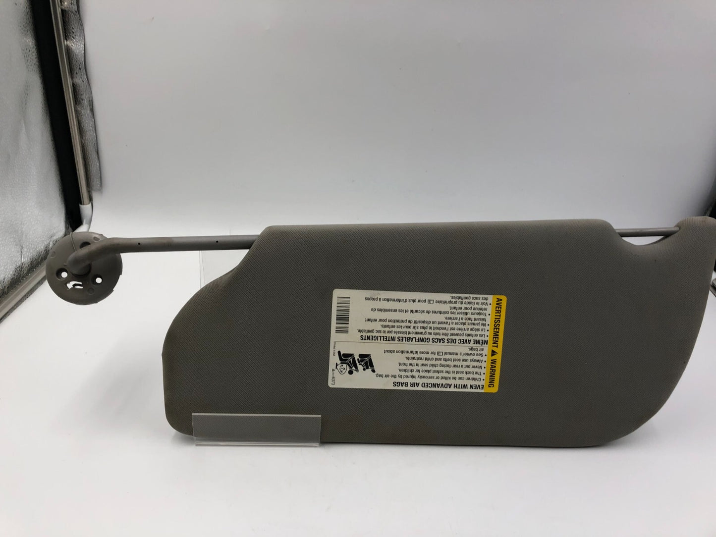 2005-2009 Chevrolet Uplander Passenger Sun Visor Gray OEM C04B66002