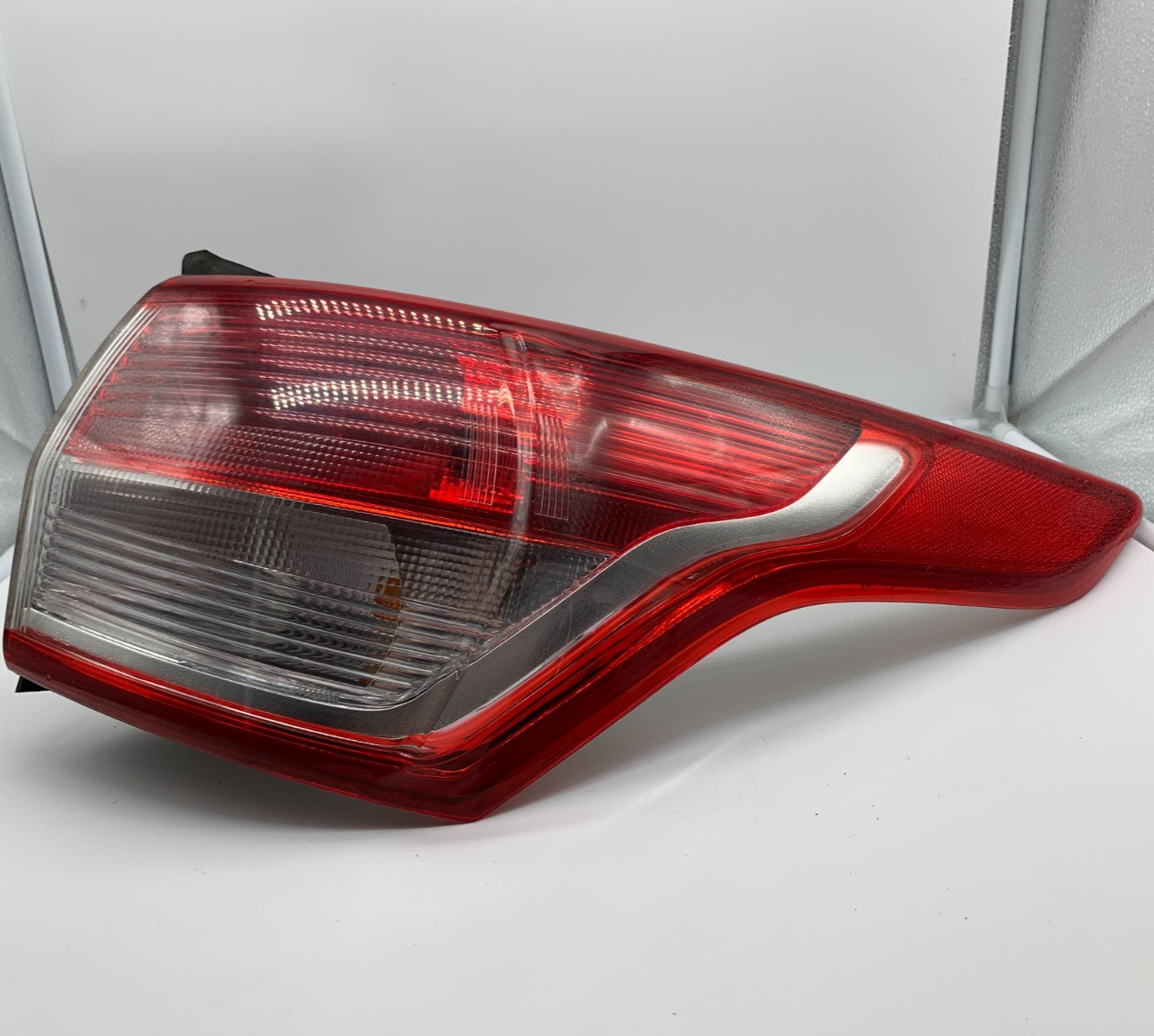 2013-2016 Ford Escape Passenger Side Tail Light Taillight OEM B03B29002