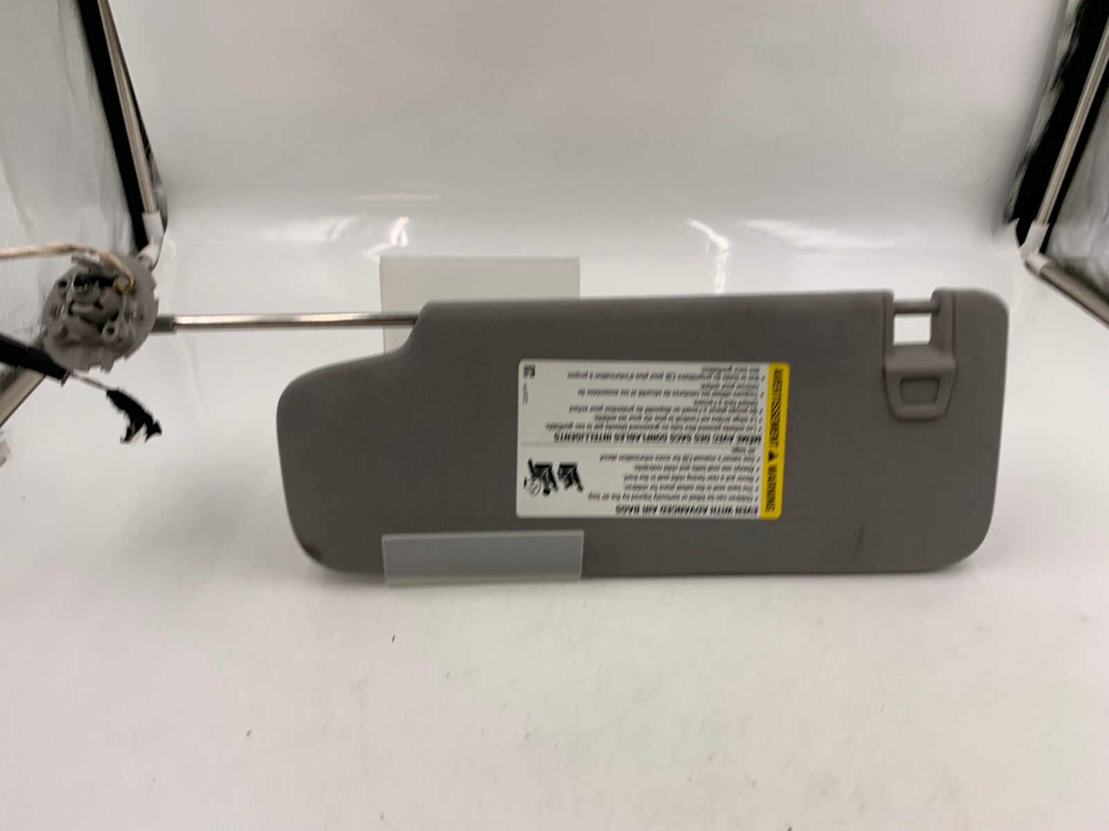 2019-2022 Chevrolet Blazer Passenger Sun Visor Gray Illuminated OEM B03B49024