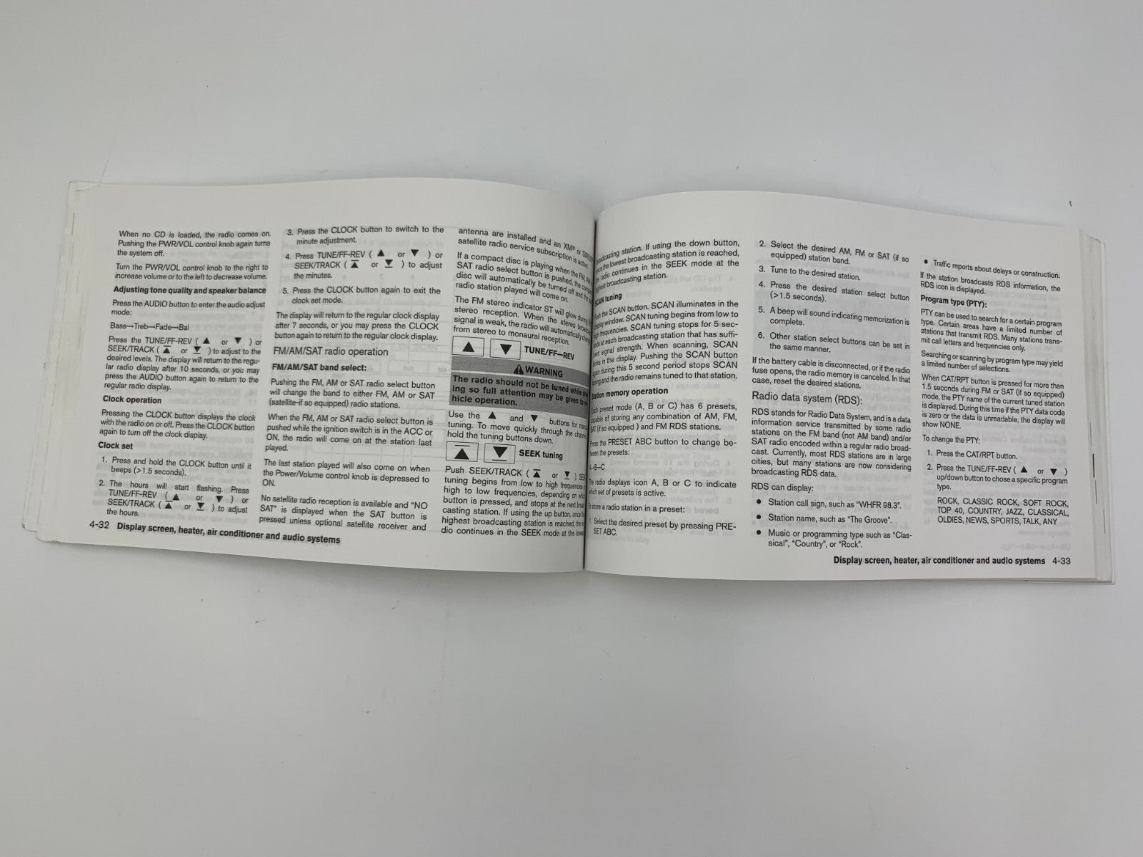 2005 Nissan Altima Owners Manual Set with Case OEM B04B33040