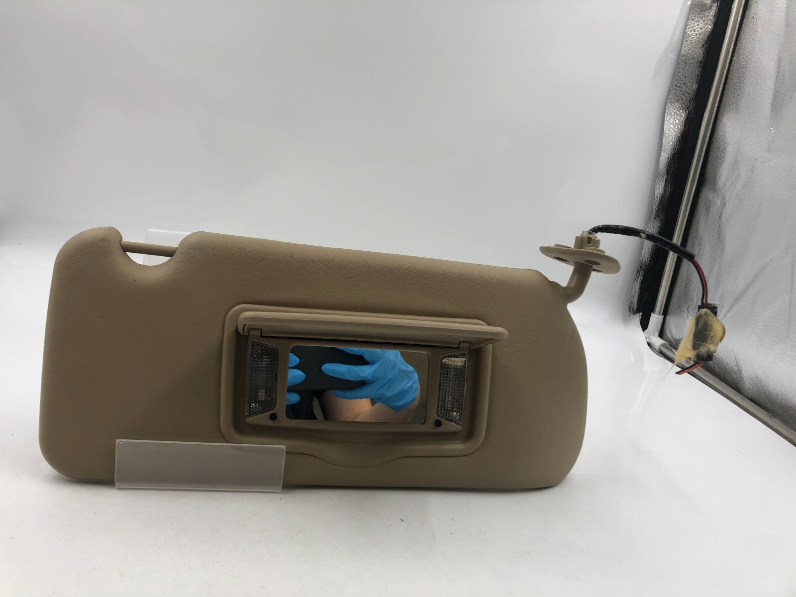 2004-2009 Cadillac SRX Passenger Sun Visor Tan Illuminated OEM A03B40038