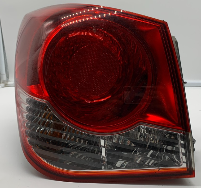 2011-2016 Chevrolet Cruze Driver Side Tail Light Taillight OEM C03B34001