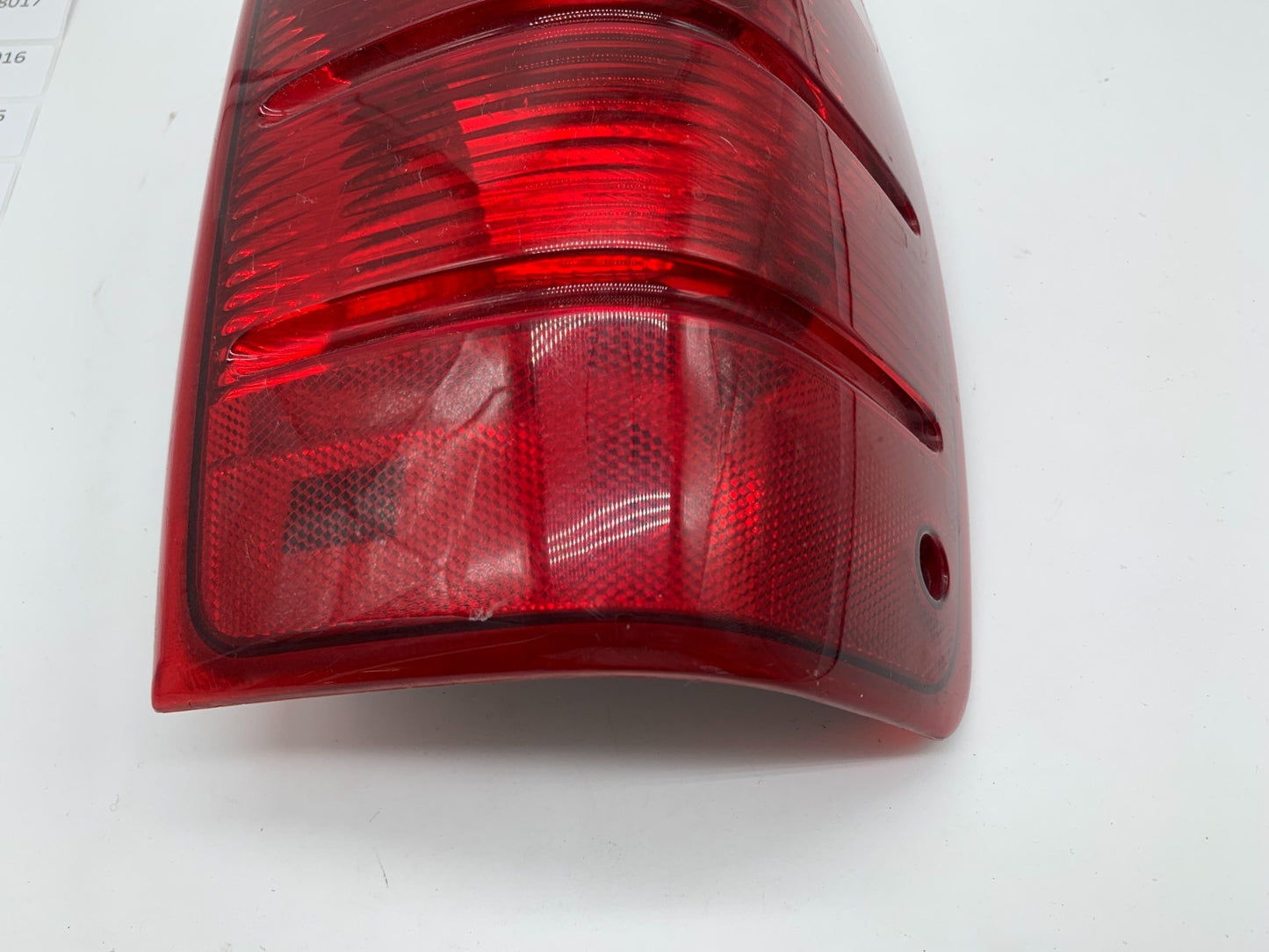 2001-2005 Ford Ranger Passenger Side Tail Light Tailight OEM D02B68001