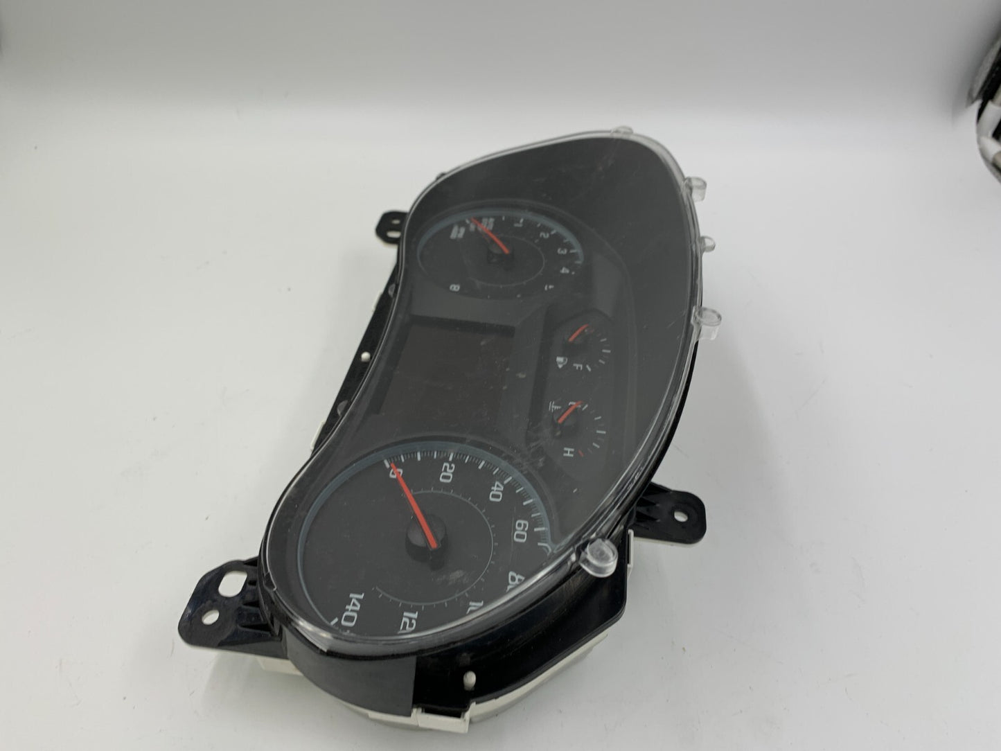 2017-2018 Chevrolet Malibu Speedometer Instrument Cluster 5927 Miles D02B05053