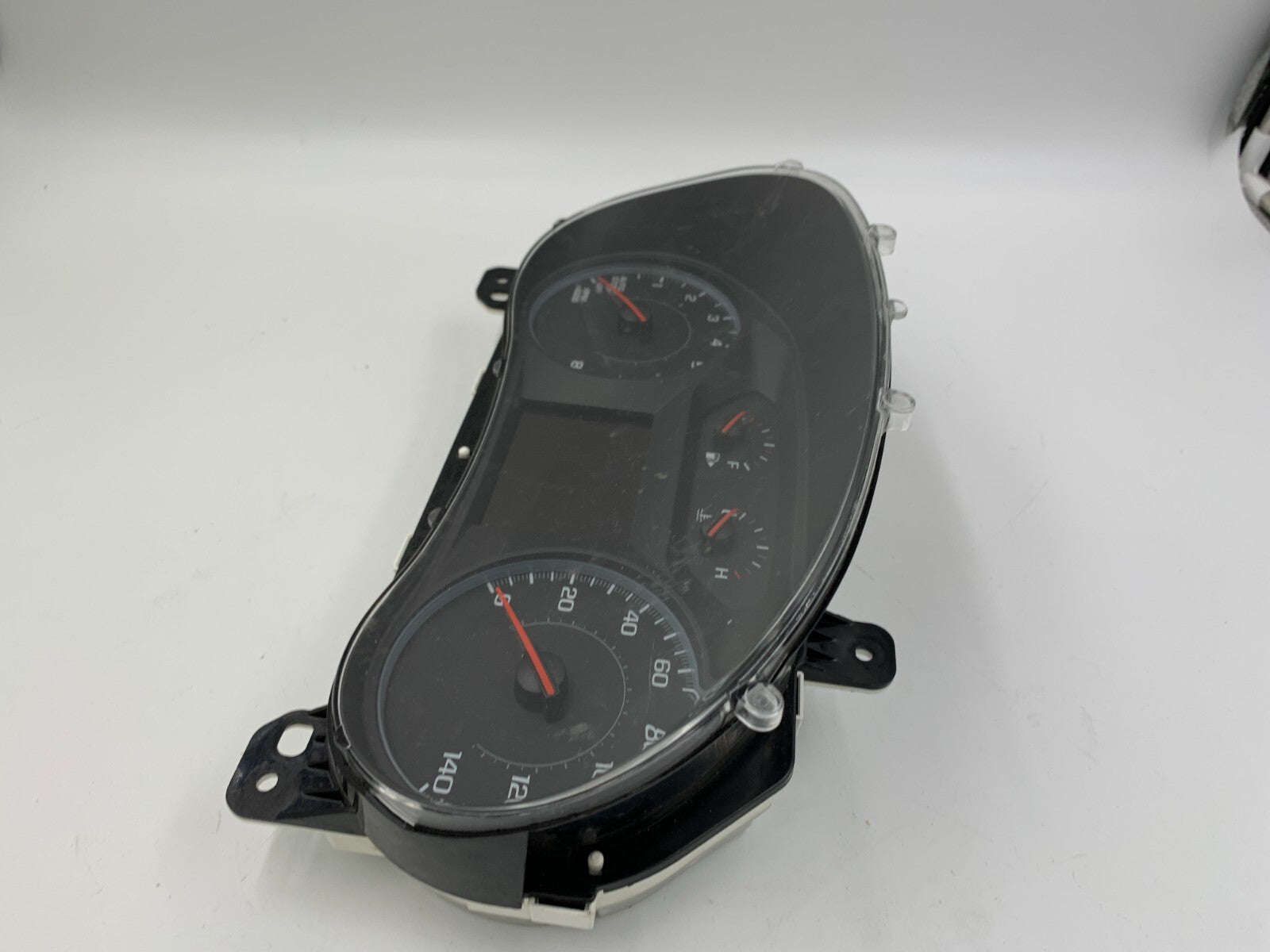 2017-2018 Chevrolet Malibu Speedometer Instrument Cluster 5927 Miles D02B05053