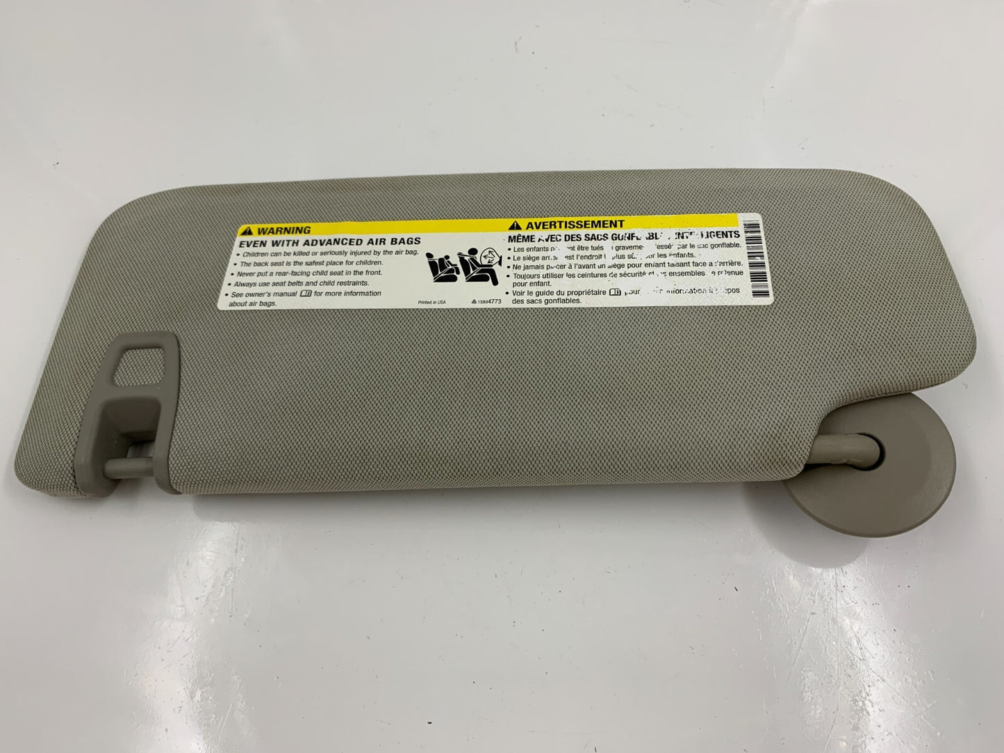 2013-2016 Chevrolet Malibu Passenger Sun Visor Gray Illuminated OEM C03B09084