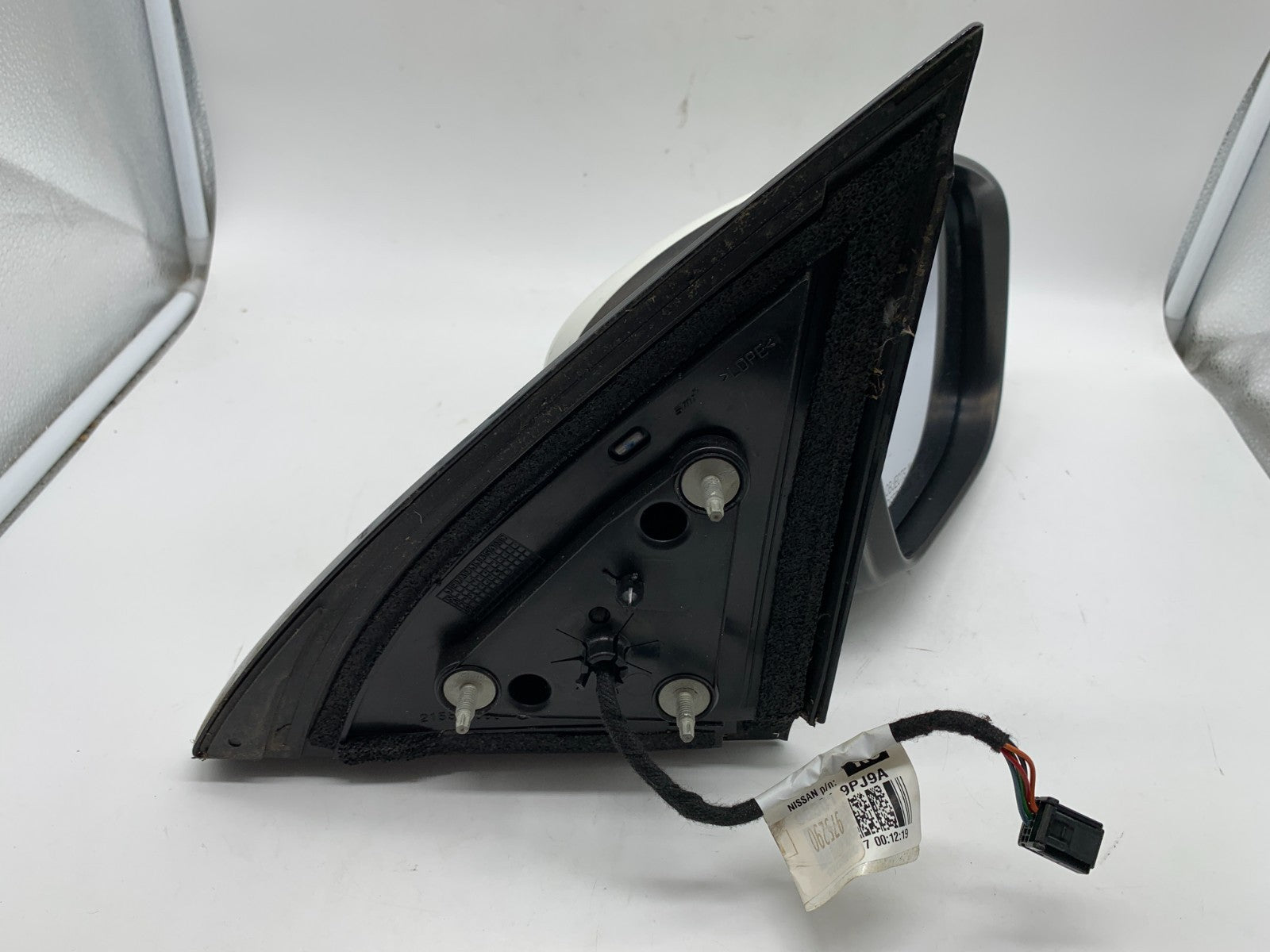 2017 Nissan Pathfinder Passenger Side Power Door Mirror White OEM C03B40002