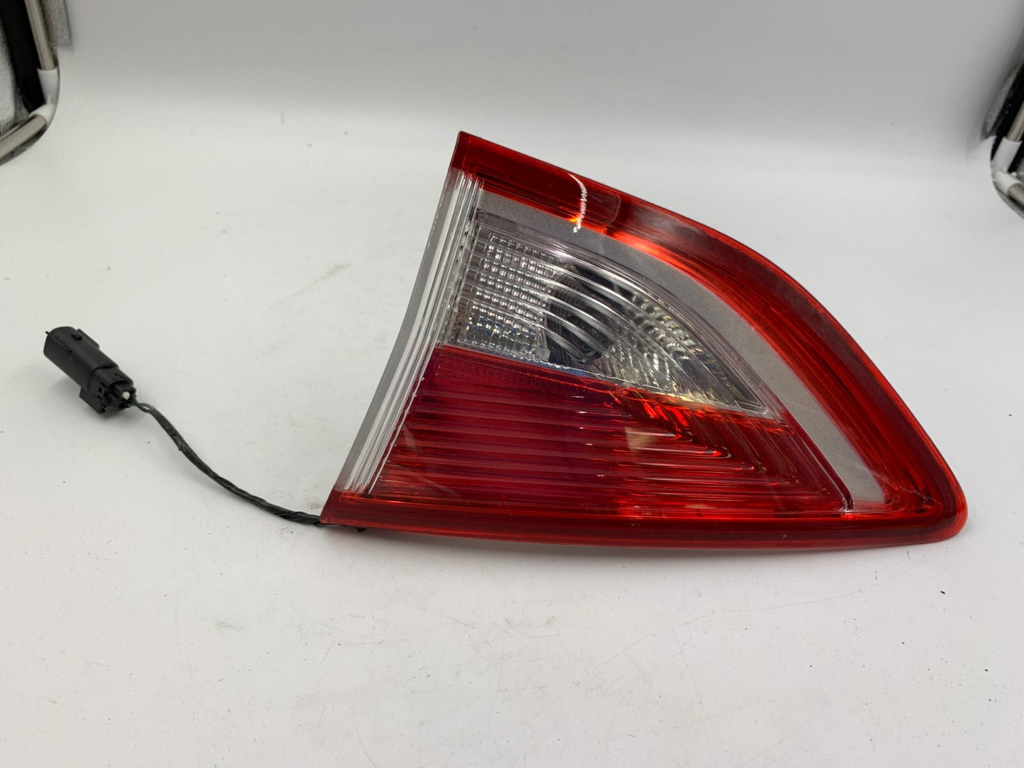 2013-2016 Ford Escape Passenger Side Trunk Lid Mounted Tail Light OEM B01B45059