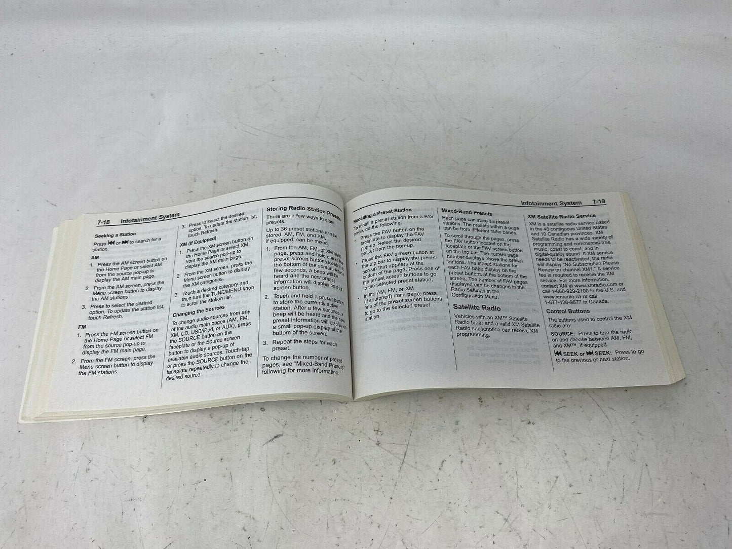 2005 Chevrolet Equinox Owners Manual OEM C03B44023