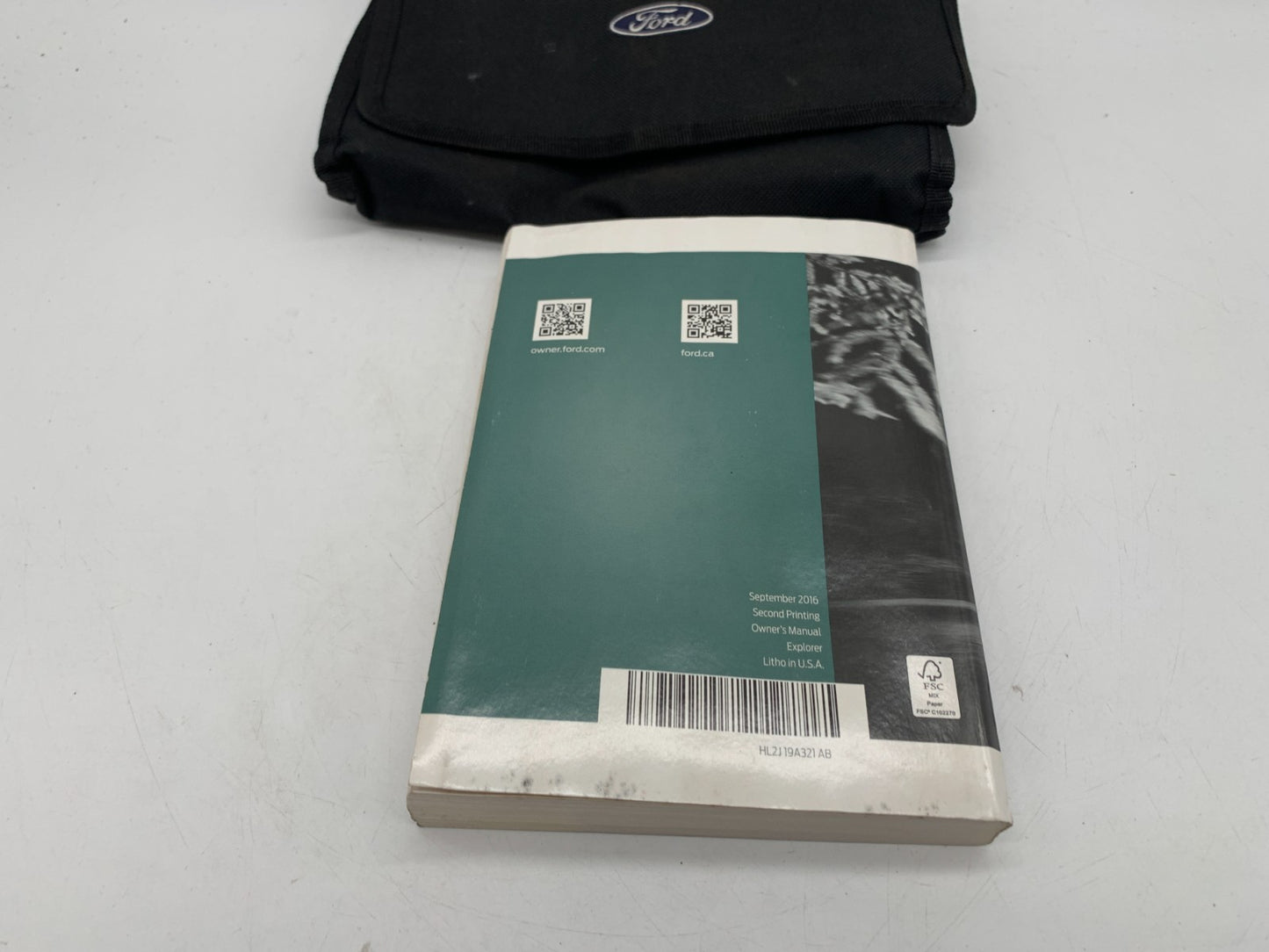 2017 Ford Explorer Owners Manual Set with Case OEM D01B11006