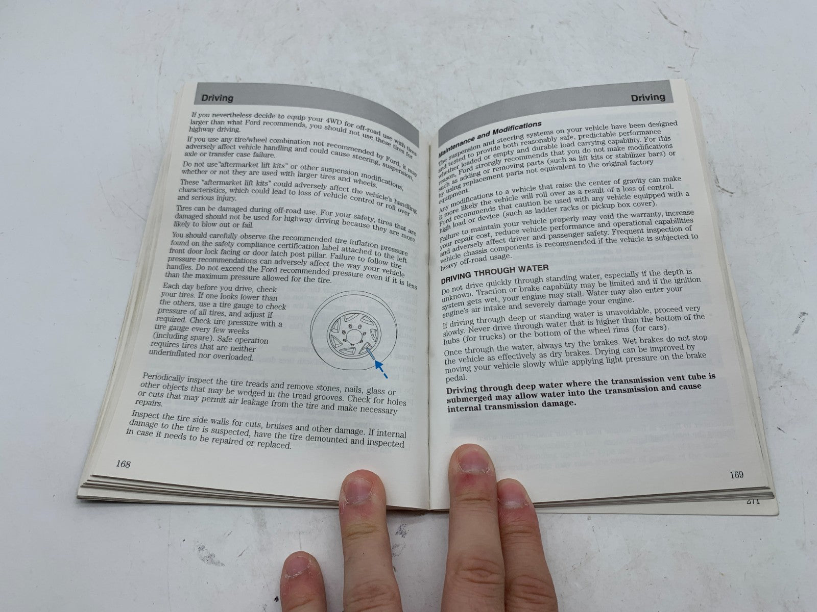 2002 Lincoln Navigator Owners Manual OEM A03B37011