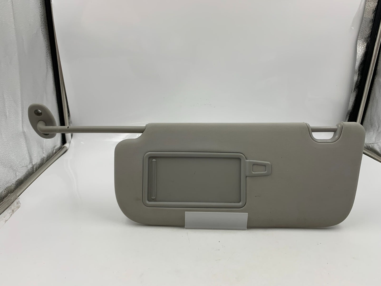 2014-2019 Kia Soul Driver Sun Visor Illuminated Gray OEM E01B25054