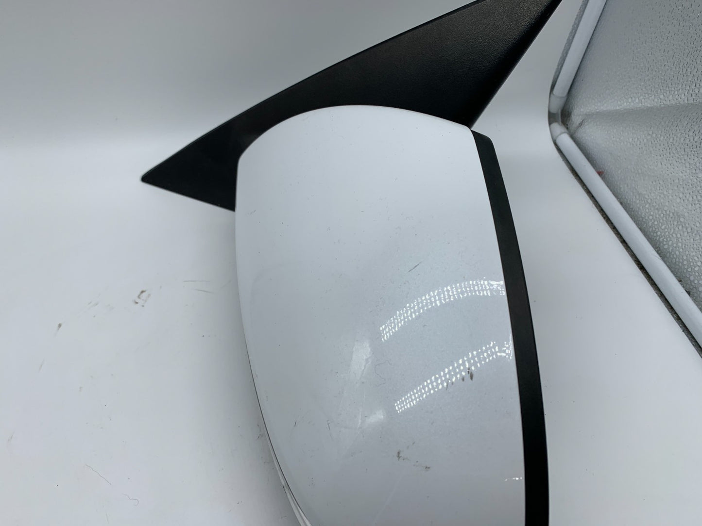 2016-2020 Kia Optima Driver Side View Power Door Mirror White C01B25001