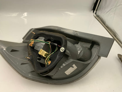 2003-2004 Toyota Matrix Passenger Side Taillight Tail Light OEM E02B67002