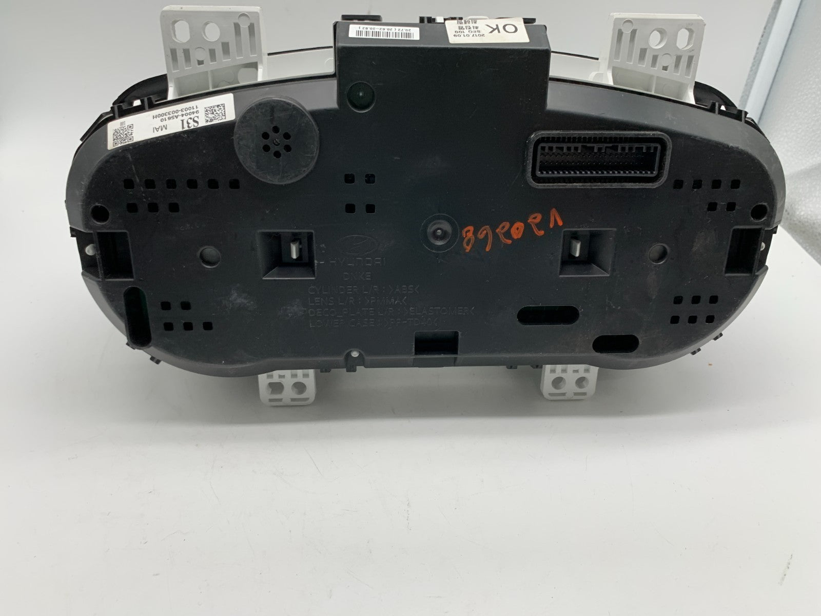 2016-2017 Hyundai Elantra Htbk GT Instrument Cluster 1,400 Miles OEM A04B42008