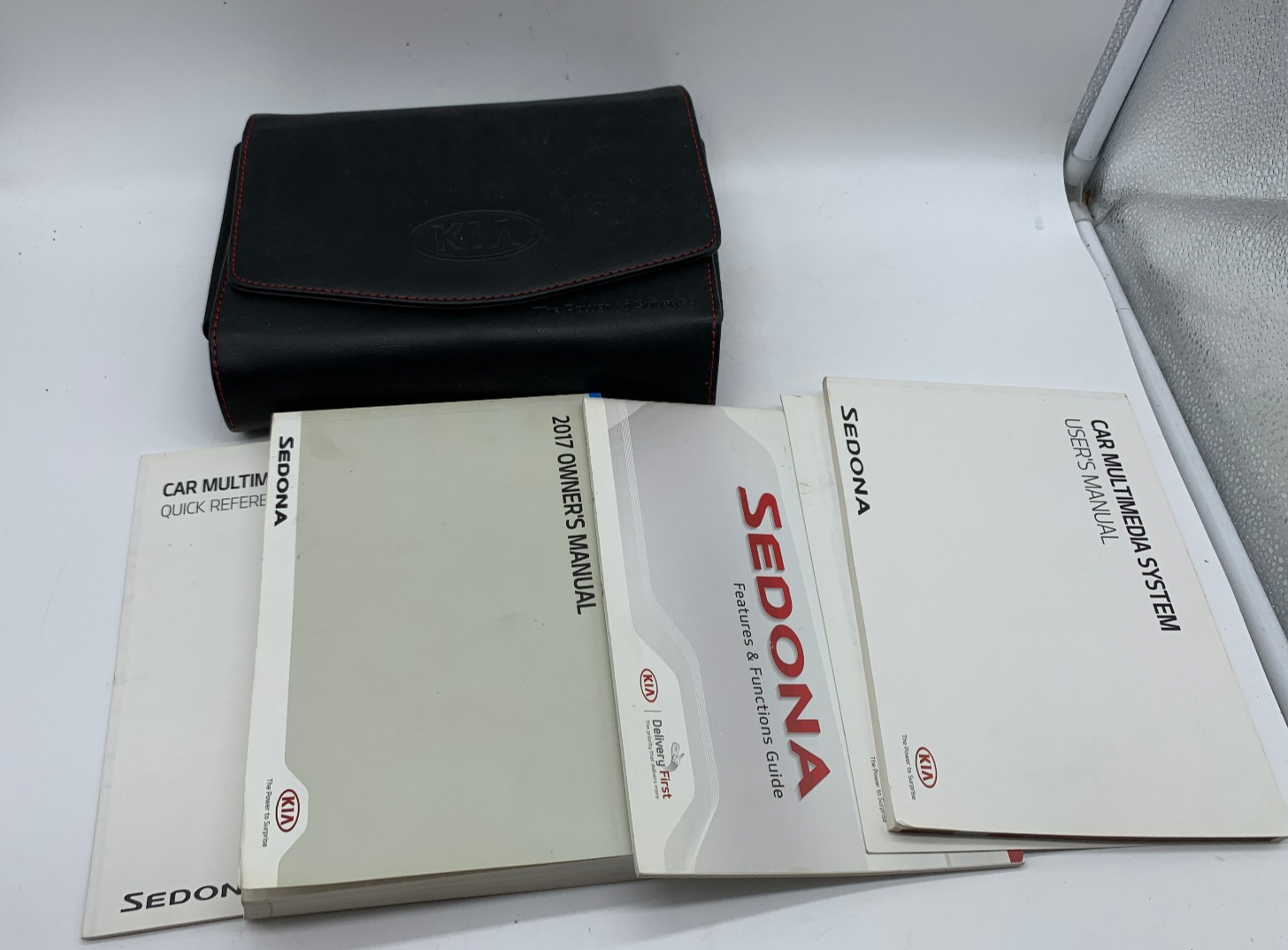 2017 Kia Sedona Owners Manual Set with Case OEM D03B13001