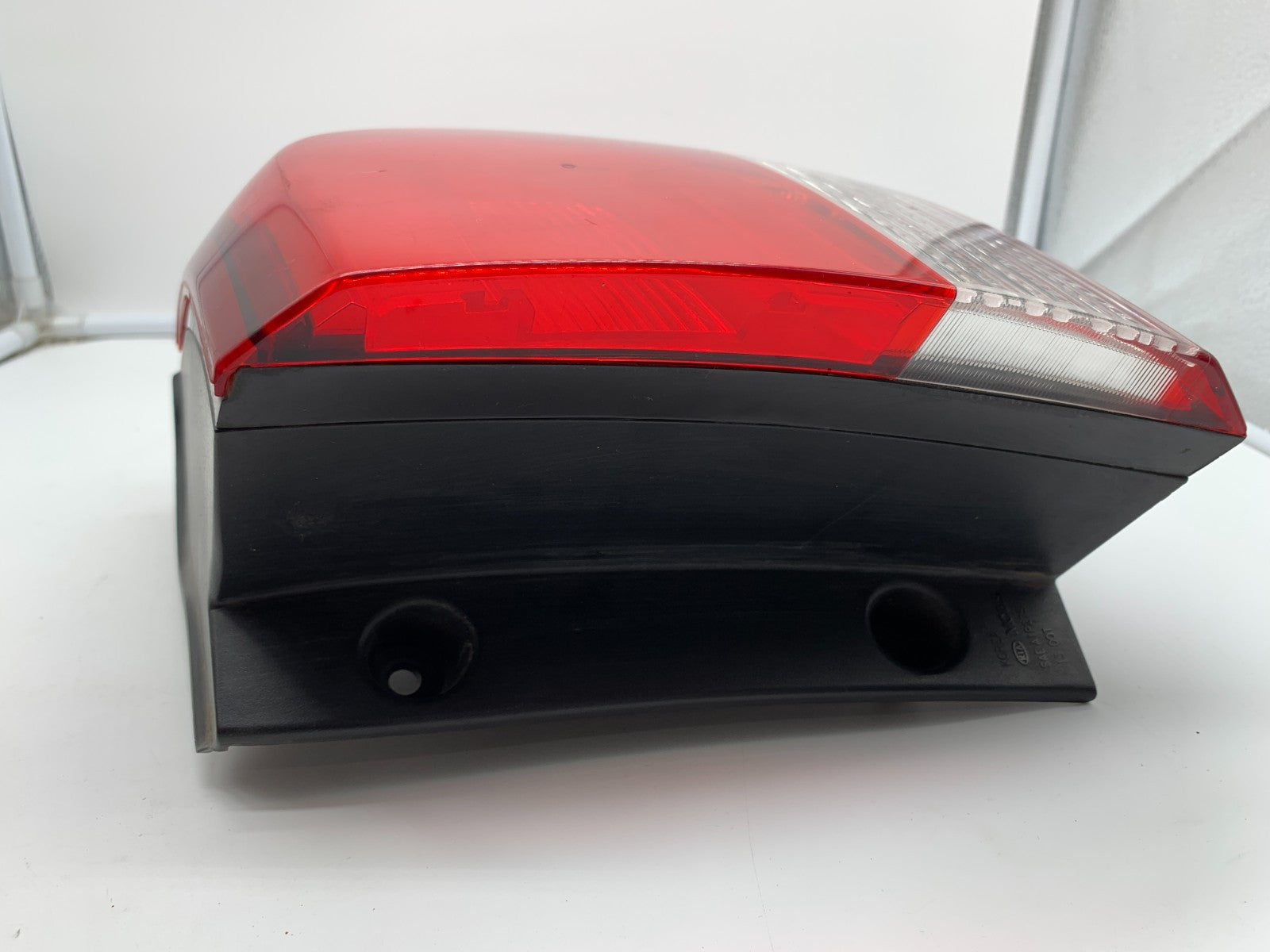 2014-2015 Kia Sorento Passenger Tail Light Quarter Panel Lamp OEM