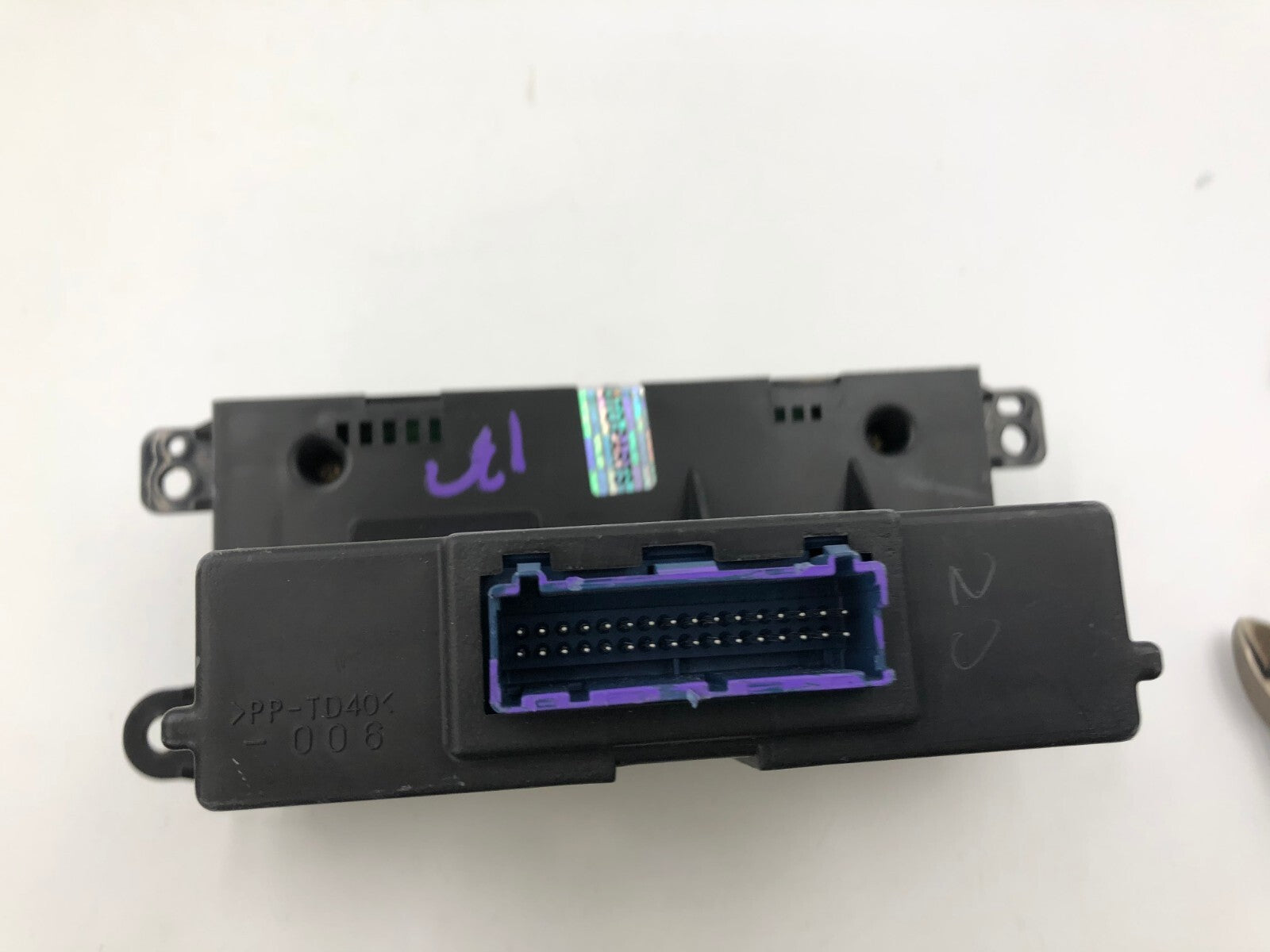 2005-2006 Cadillac CTS AC Heater Climate Control Temperature Unit OEM C04B58006