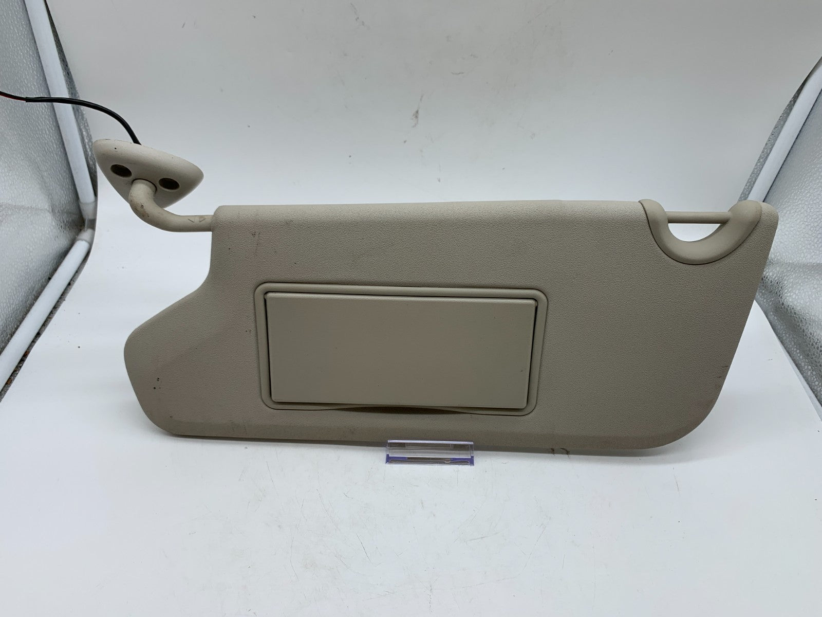 2011-2020 Dodge Journey Driver Sun Visor Gray Illuminated OEM B01B27002