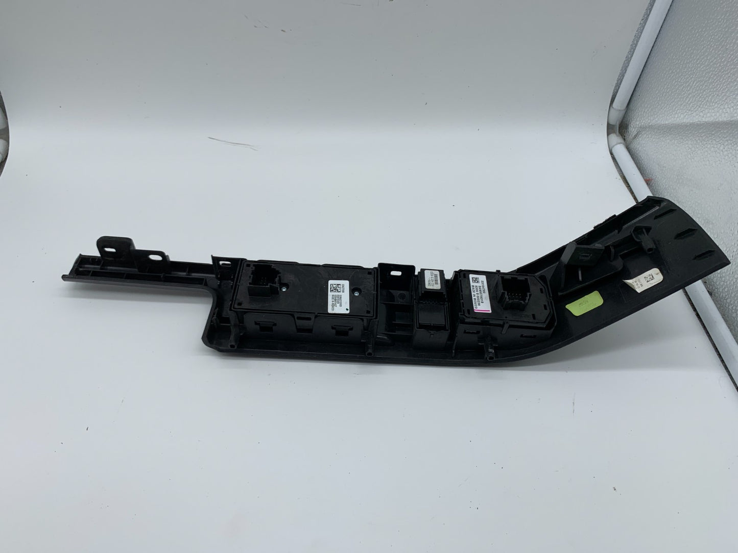 2014-2019 Chevrolet Tahoe Master Power Window Switch OEM B03B55039