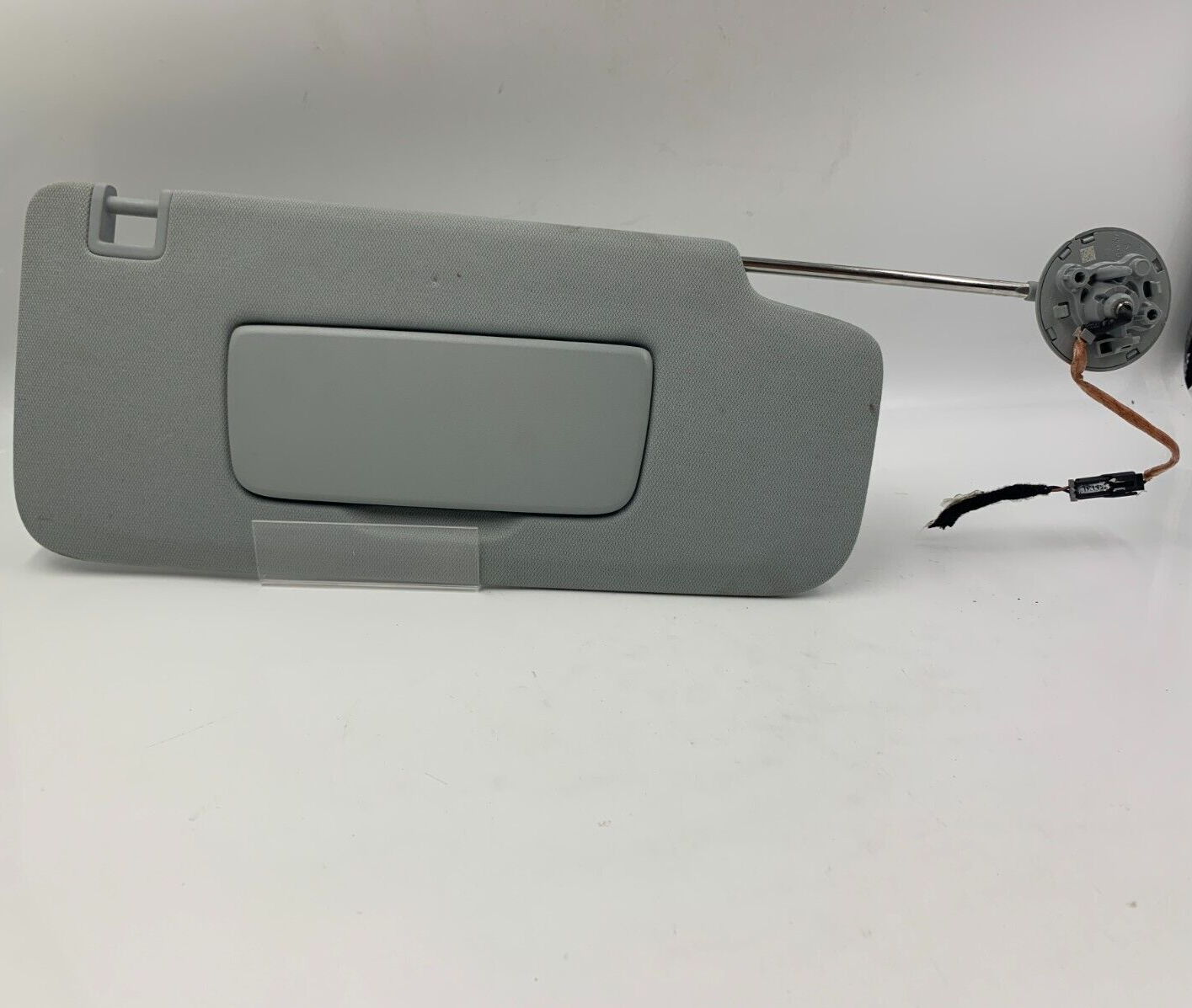 2019-2022 Chevrolet Blazer Passenger Sun Visor Gray Illuminated OEM D01B09027