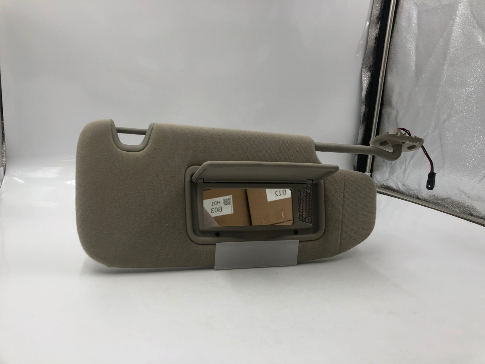 2006-2009 Ford Fusion Passenger Sun Visor Gray Illumination OEM A02B54046