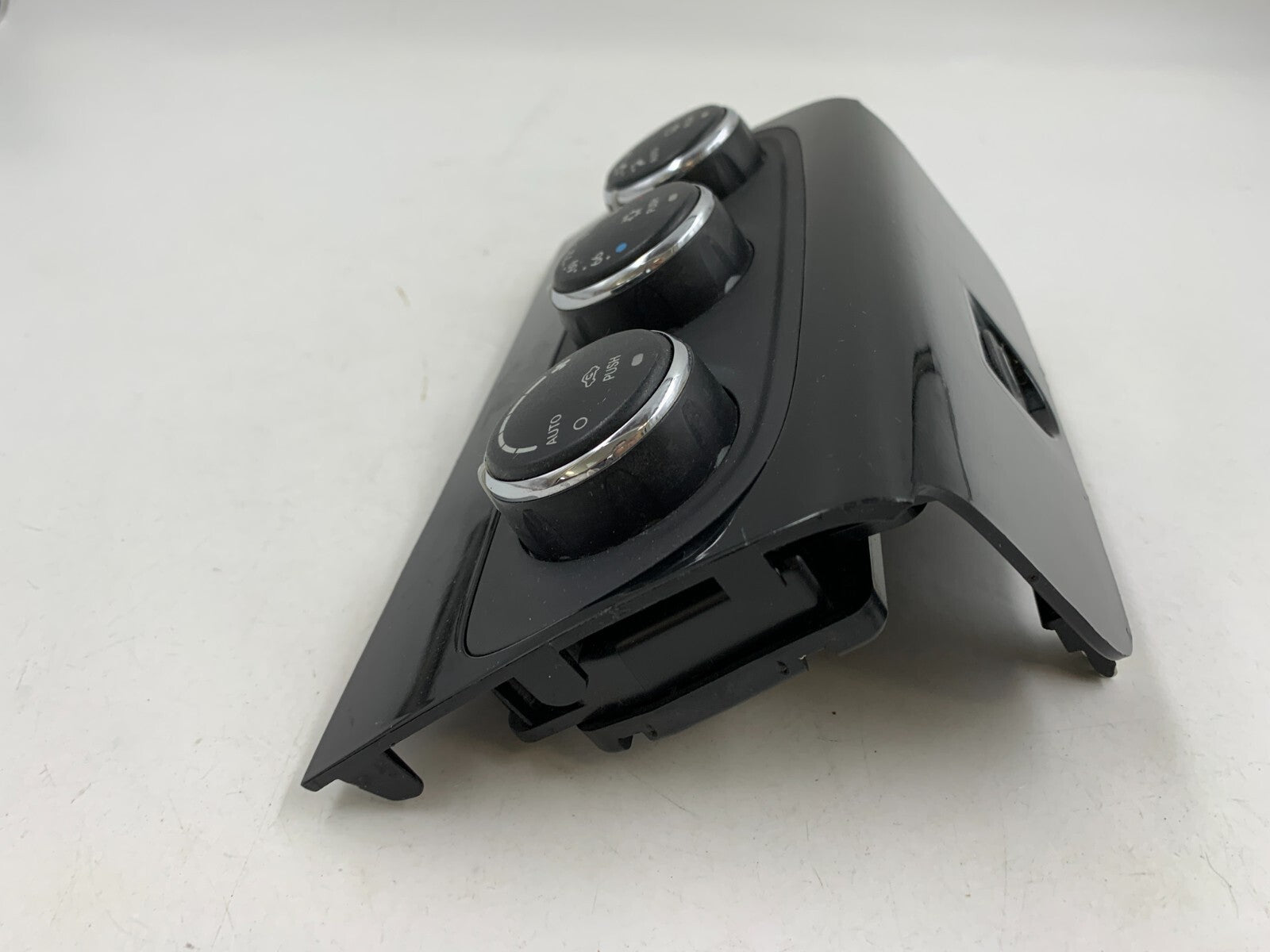2015-2016 Chrysler 200 AC Heater Climate Control Unit OEM C02B27001