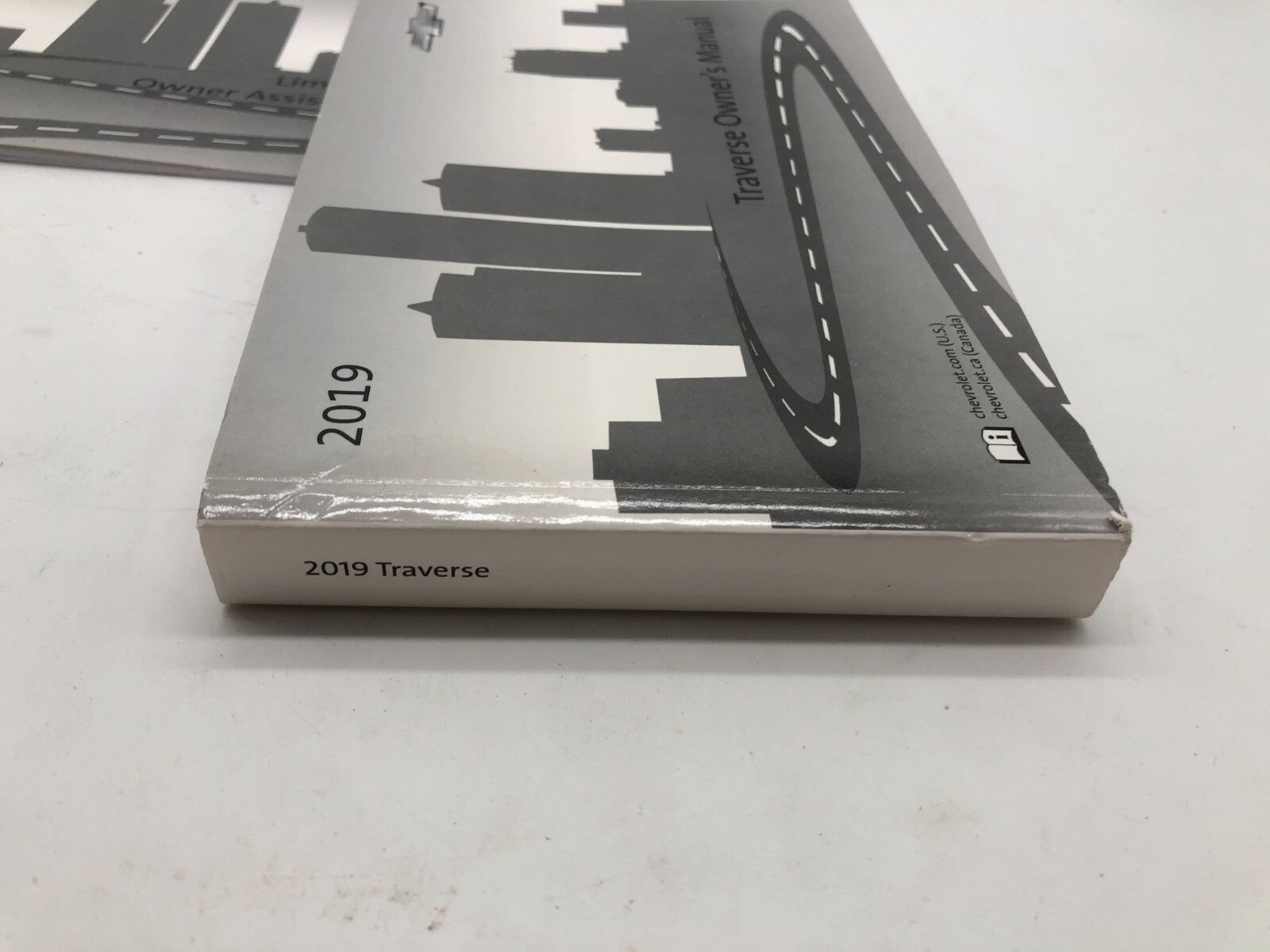 2019 Chevrolet Traverse Owners Manual Set OEM D02B01059