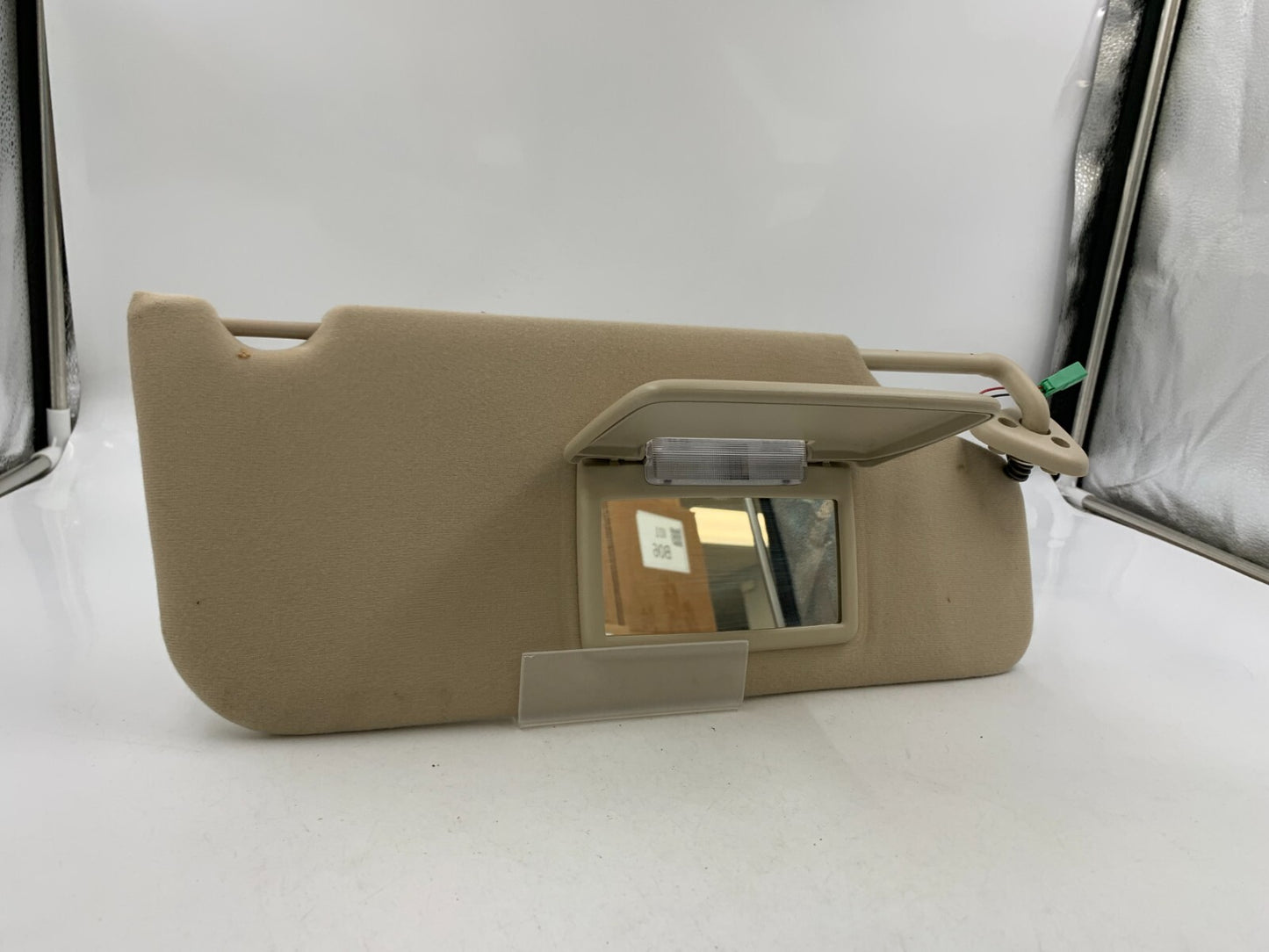 2006 Mercury Montego Passenger Sun Visor Beige Illuminated OEM B01B53004