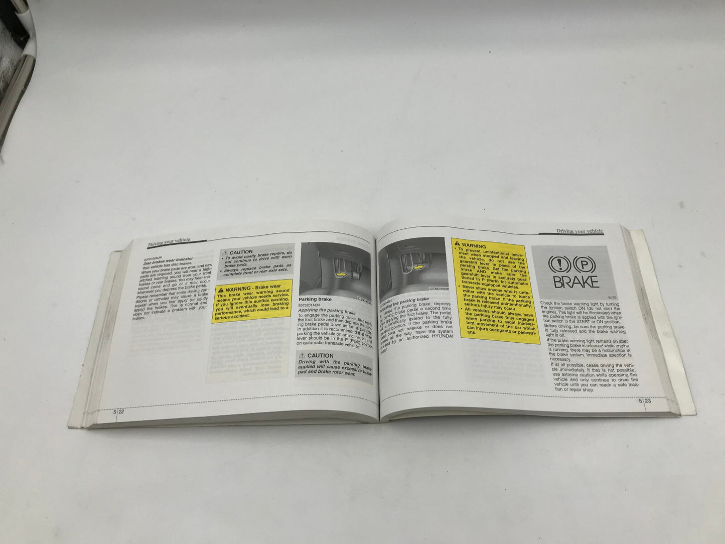 2007 Hyundai Entourage Owners Manual OEM B03B47056