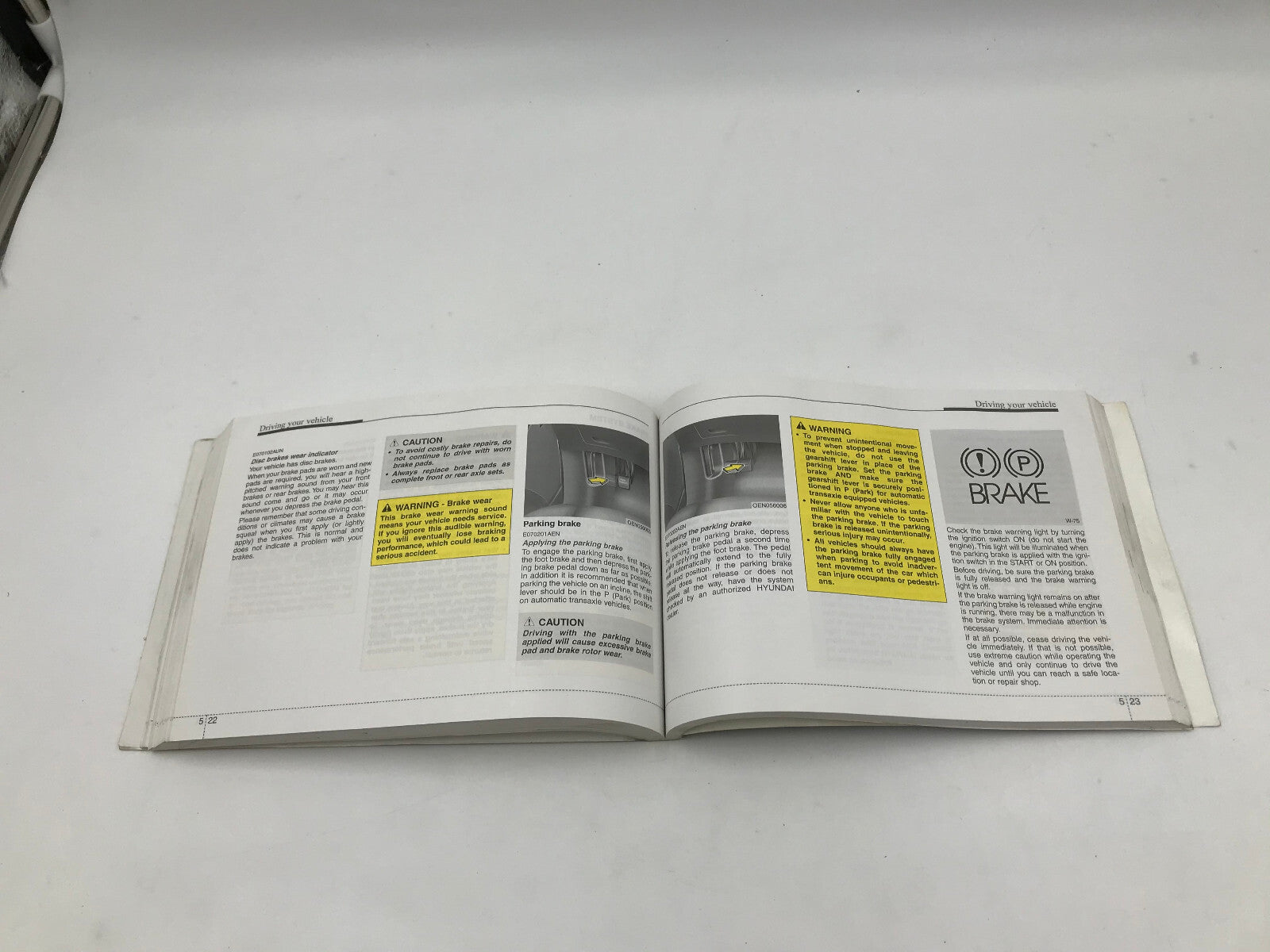 2007 Hyundai Entourage Owners Manual OEM B03B47056