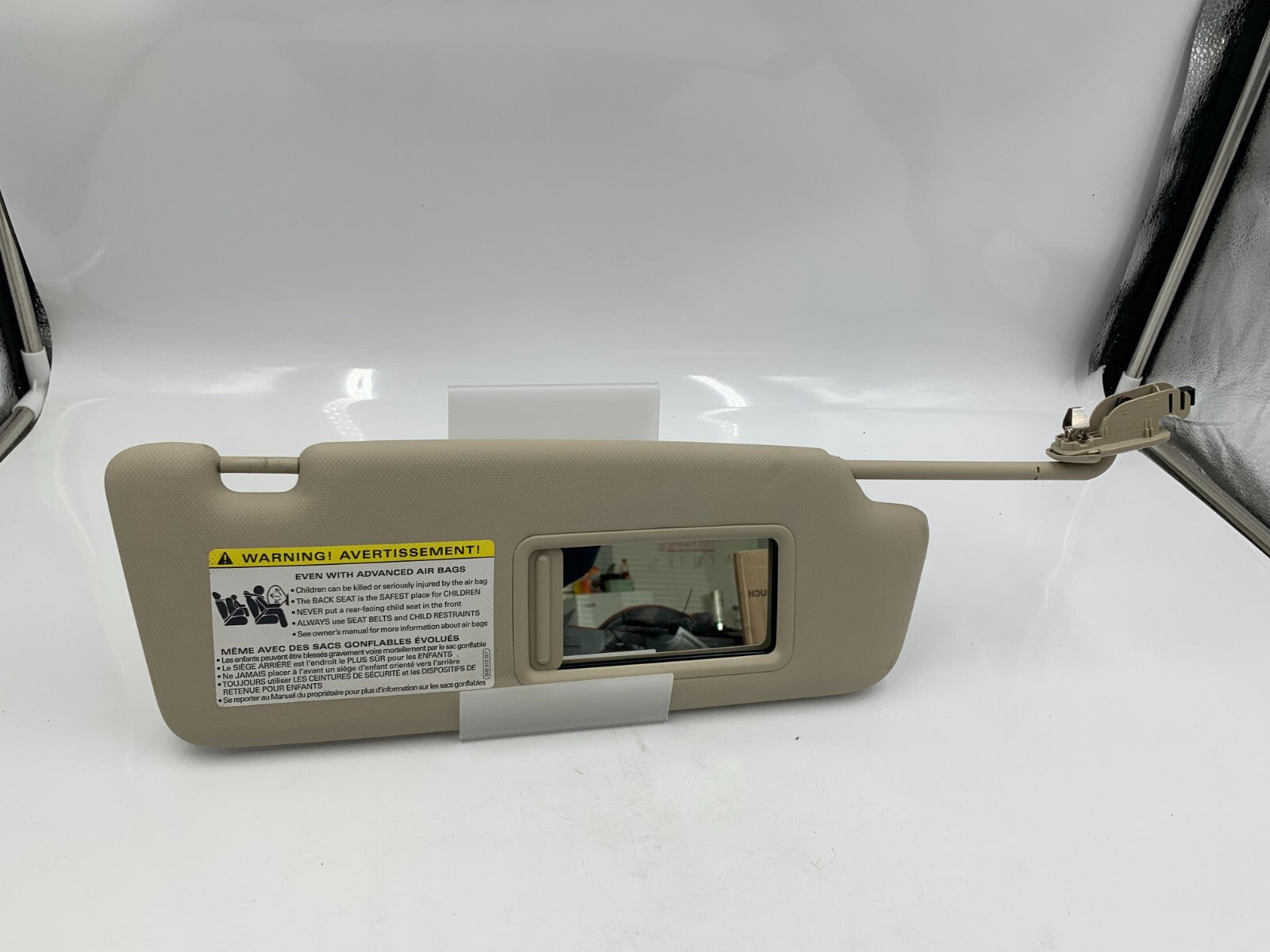 2009-2012 Audi A4 Passenger Sun Visor Sunvisor Gray Illuminated OEM D02B32026