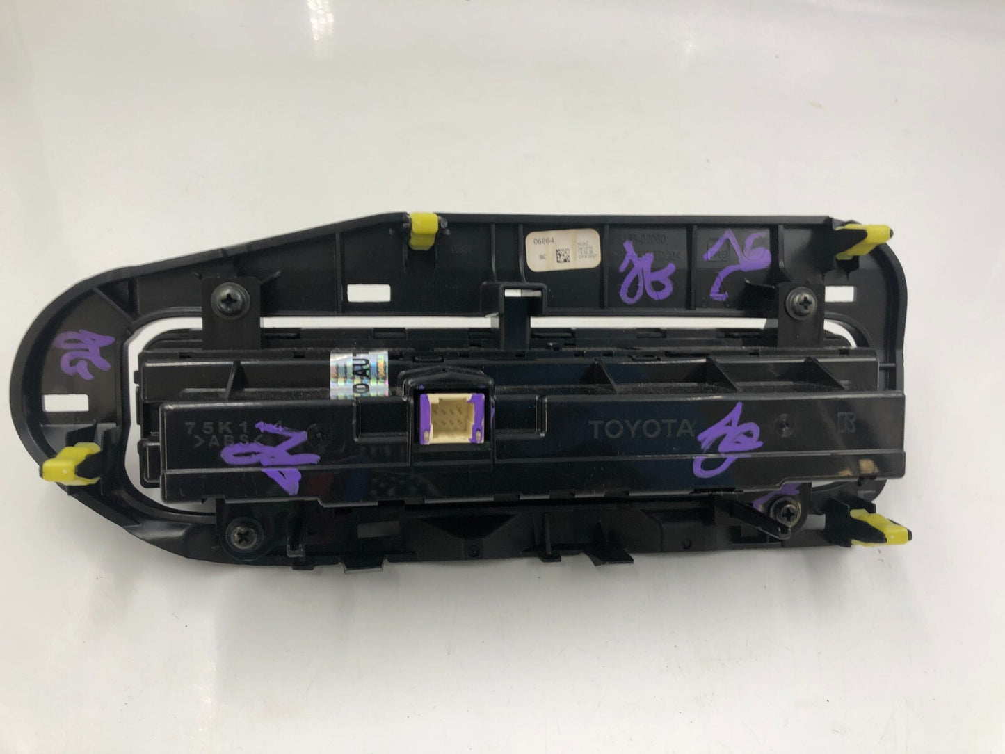 2017-2019 Toyota Corolla AC Heater Climate Control Unit OEM E02B07059