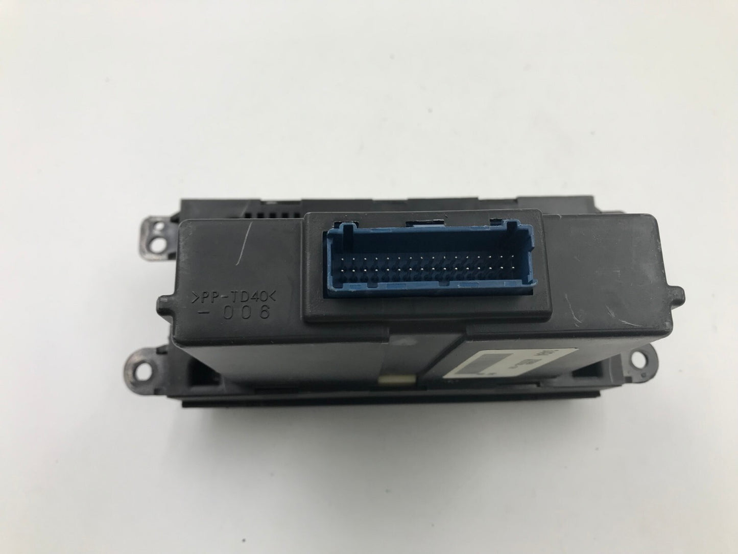 2005-2006 Cadillac SRX AC Heater Climate Control Unit OEM D03B15007