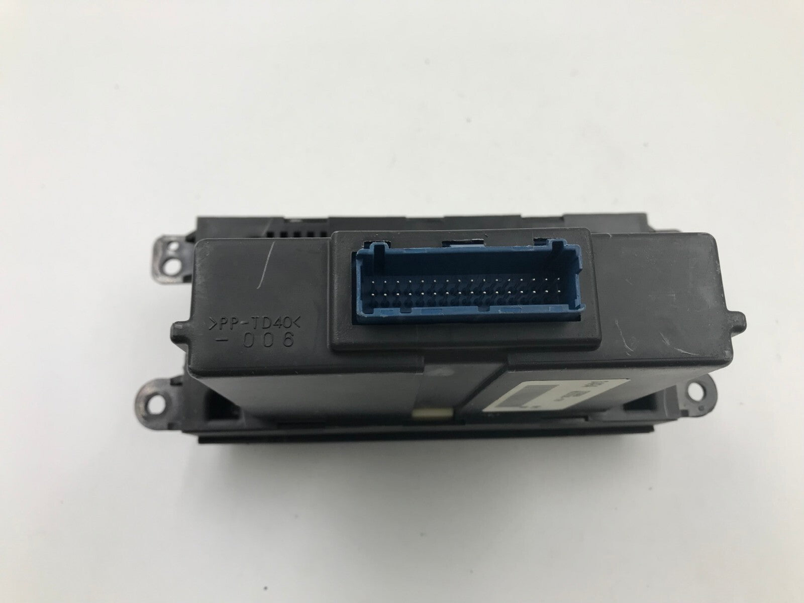2005-2006 Cadillac SRX AC Heater Climate Control Unit OEM D03B15007