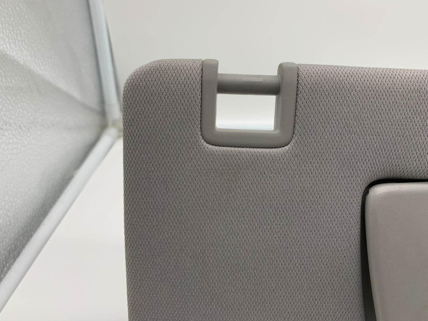 2018-2020 Chevrolet Equinox Passenger Sun Visor Illuminated OEM C01B28004