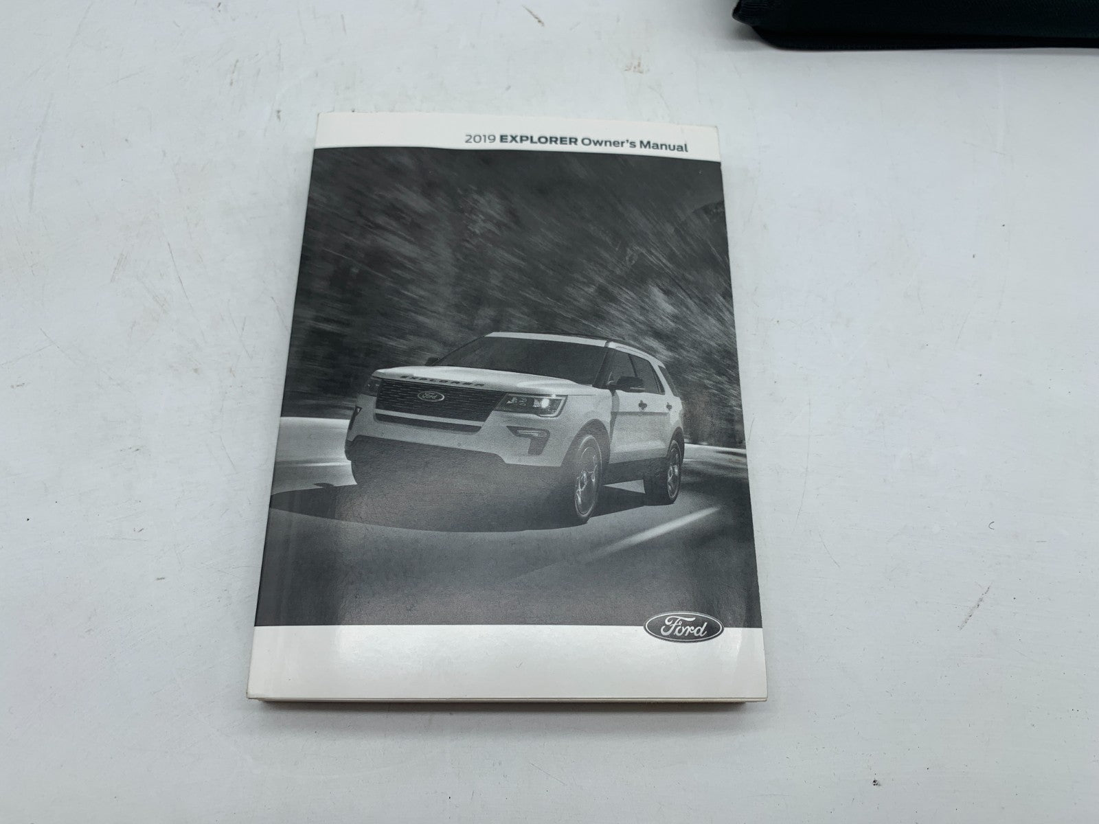 2019 Ford Explorer Owners Manual Set with Case OEM D03B37005