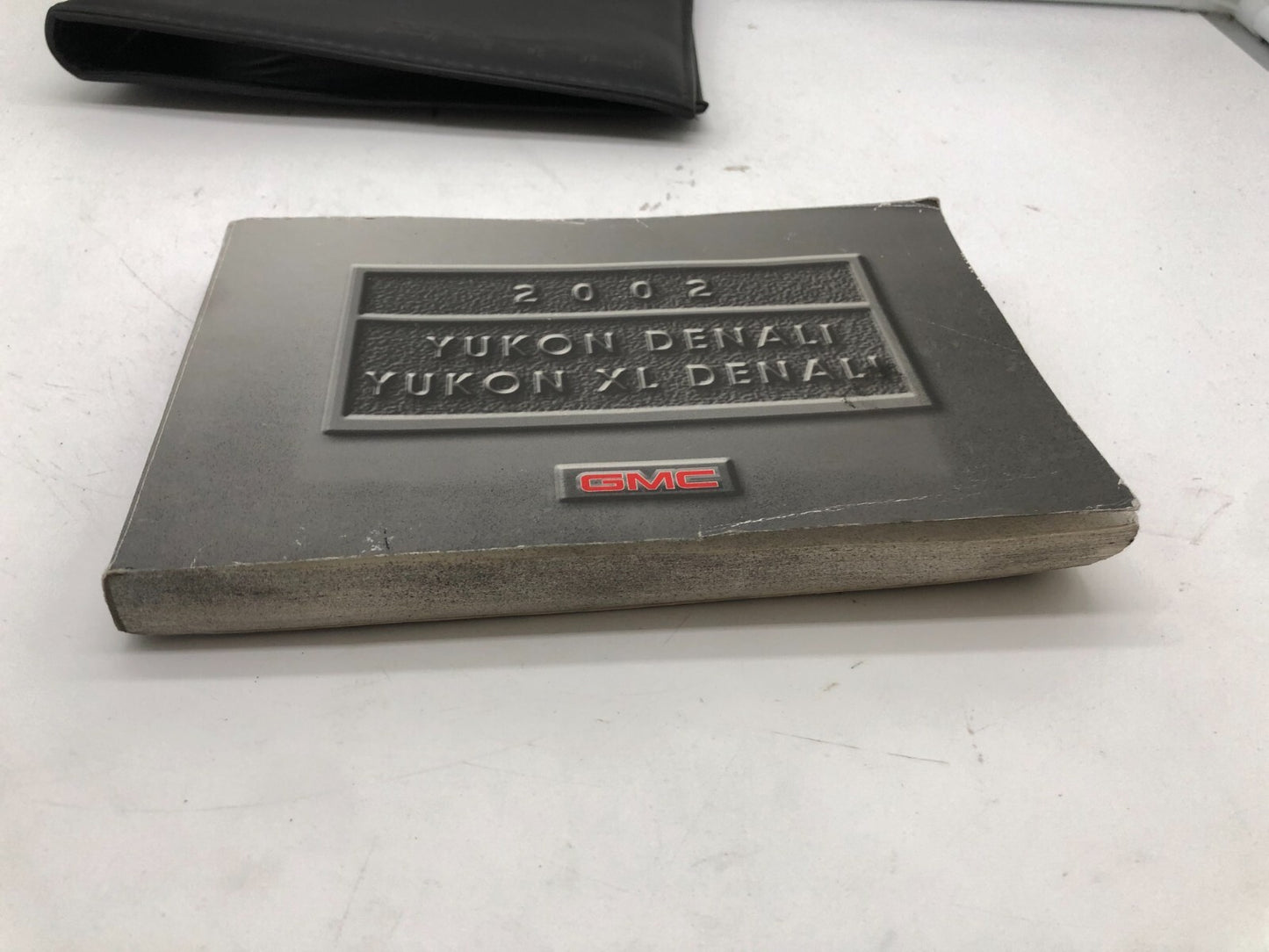 2002 GMC Yukon 1500 Owners Manual with Case OEM C01B53027