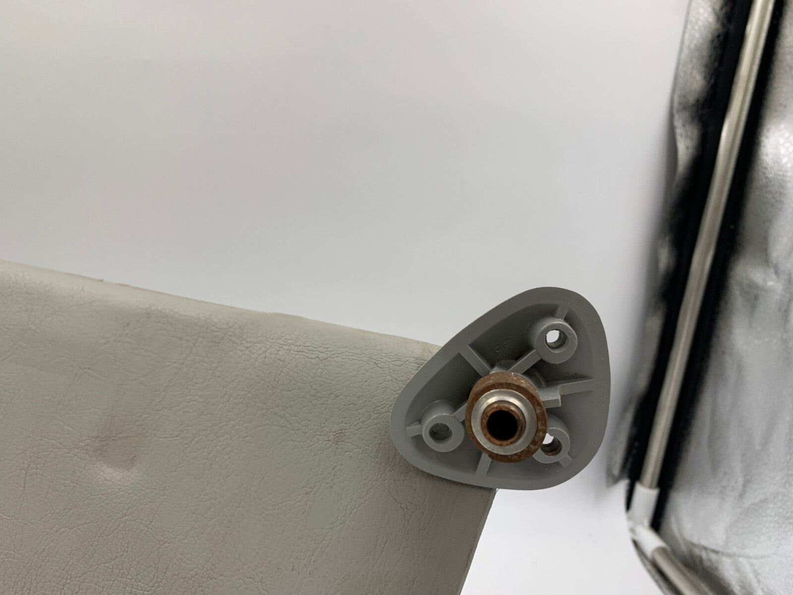 2003-2008 Ford E-250 Passenger Sun Visor Gray OEM E03B57002