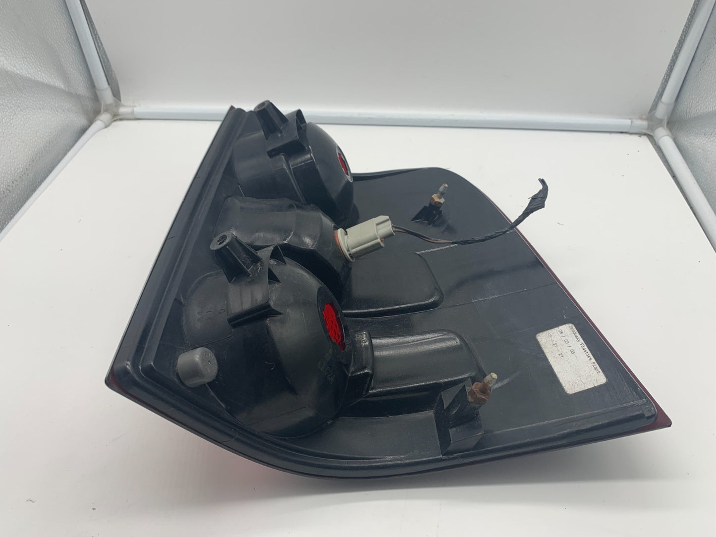 2006-2010 Ford Explorer Driver Side Tail Light Taillight OEM C03B11025