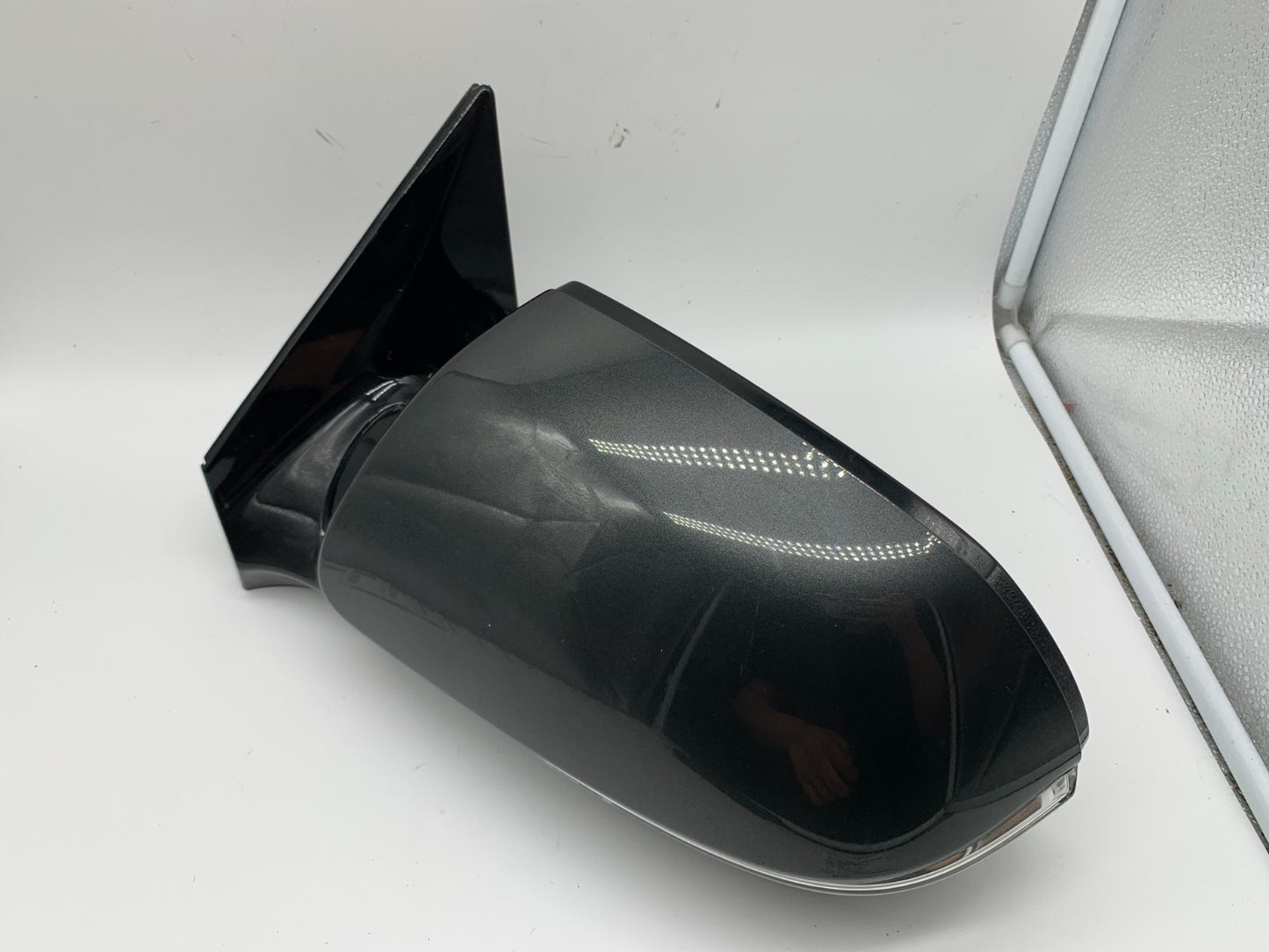2013-2016 Hyundai Santa Fe Driver Side View Power Door Mirror Gray OEM B03B54004
