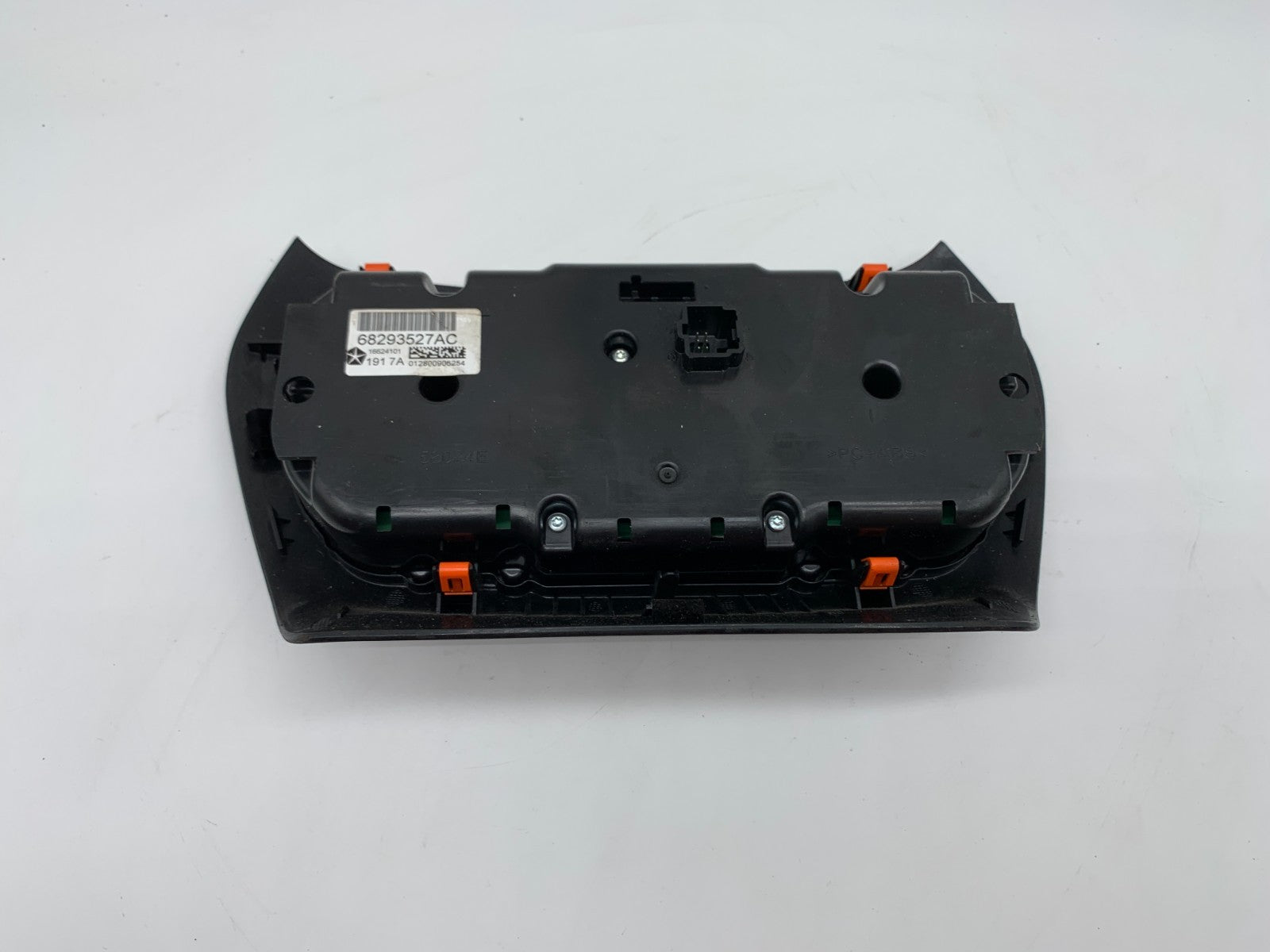 2015-2018 Jeep Cherokee Climate Control AC Heater Unit OEM B01B23009