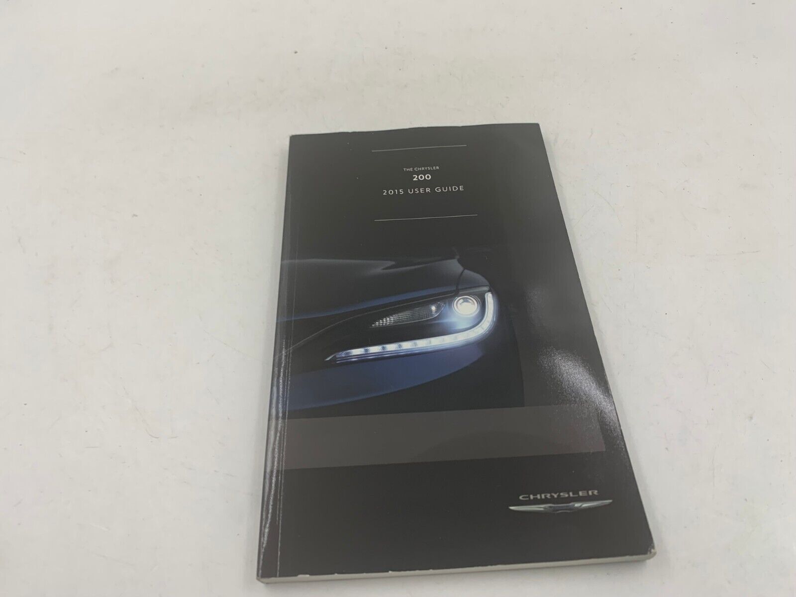 2015 Chrysler 200 Owners Manual Set with Case OEM E03B58011