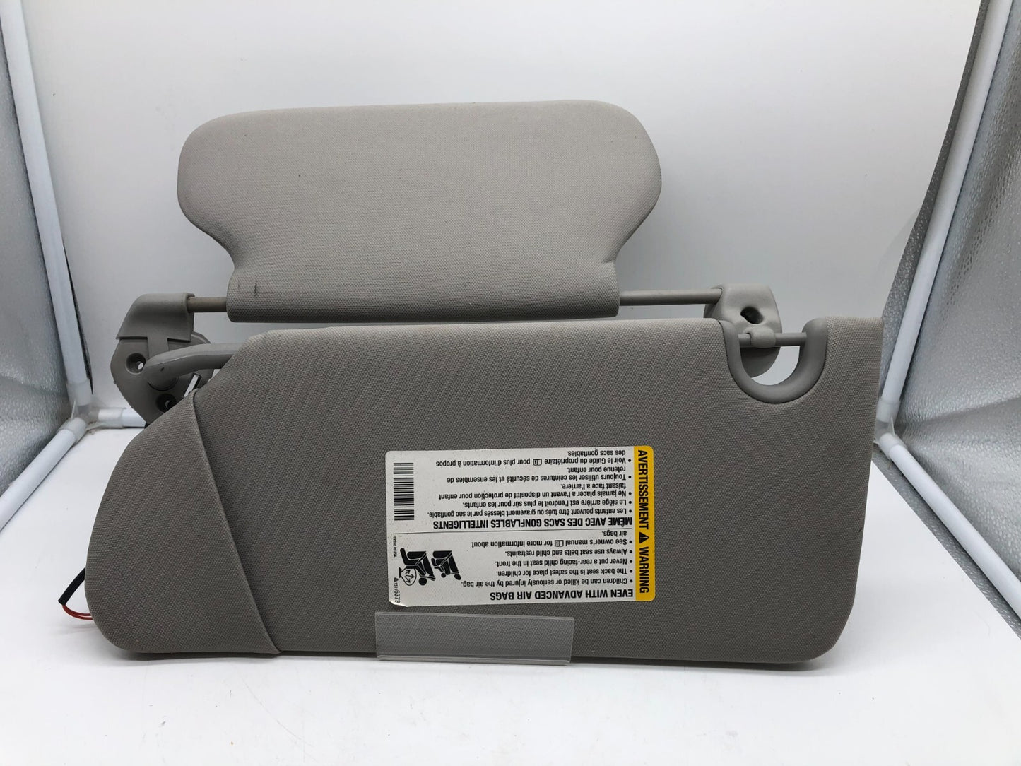 2008-2011 Cadillac DTS Passenger Sun Visor Gray Illuminated OEM A02B16010